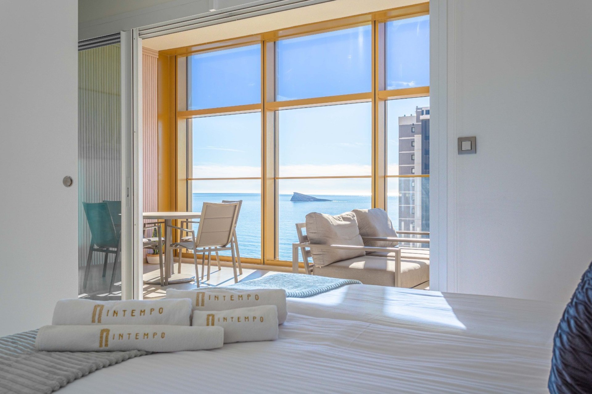 Luxe appartement in Intempo Benidorm met panoramisch zeezicht en faciliteiten