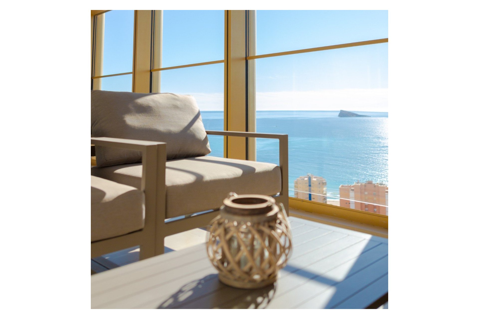 Luxe appartement in Intempo Benidorm met panoramisch zeezicht en faciliteiten