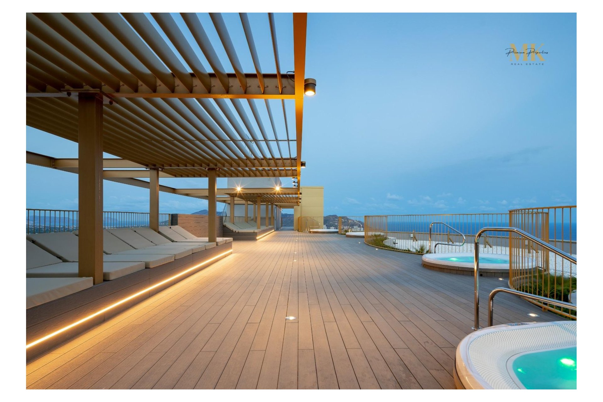 Luxe appartement in Intempo Benidorm met panoramisch zeezicht en faciliteiten