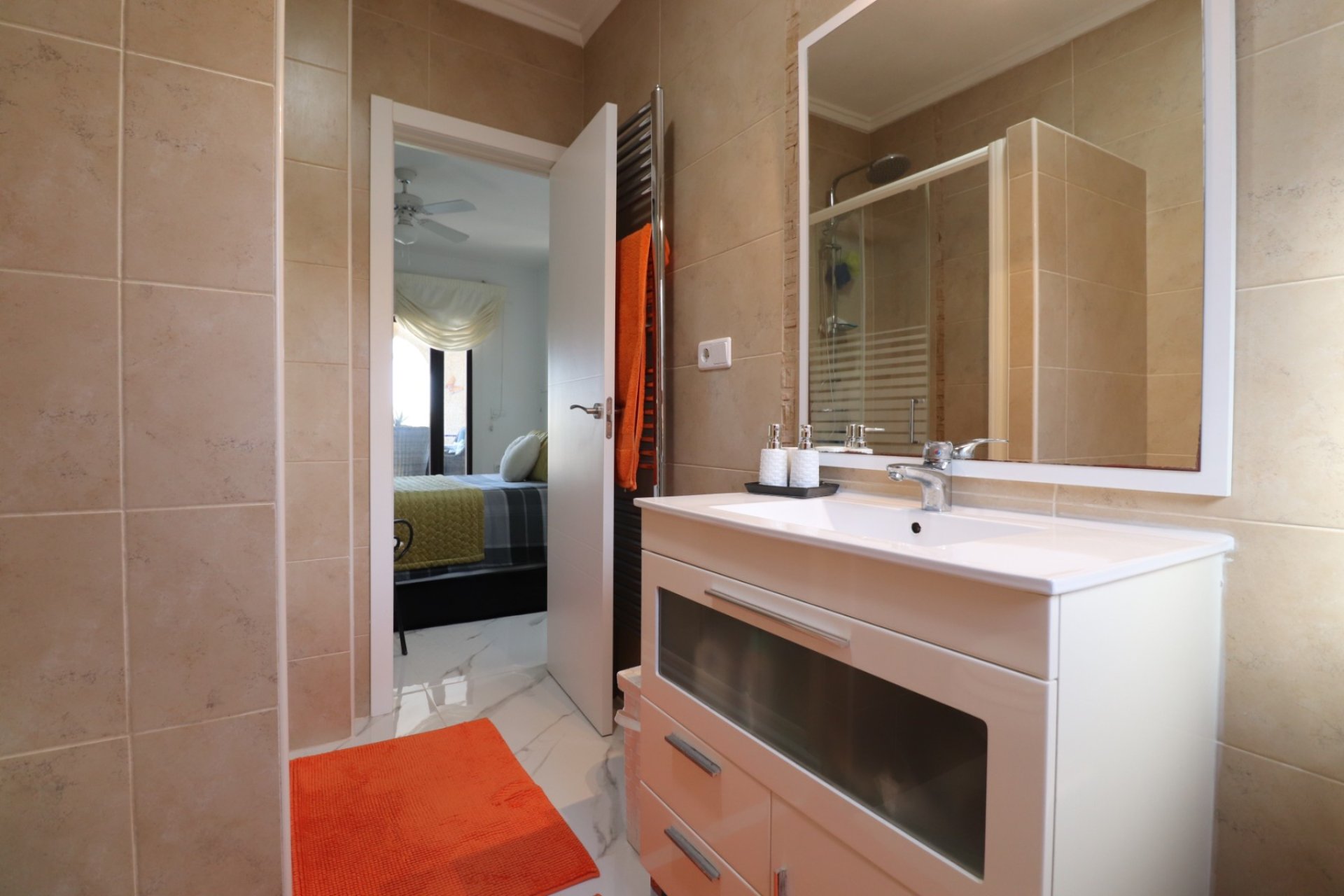 Luxe appartement in Intempo Benidorm met panoramisch zeezicht en faciliteiten