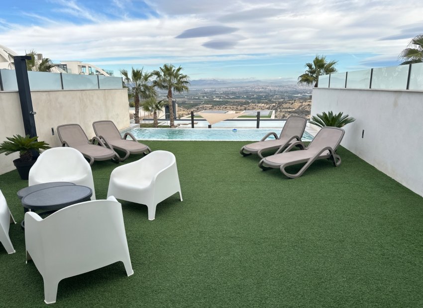 Luxe appartement met privé zwembad en bergzicht in Ciudad Quesada, Spanje