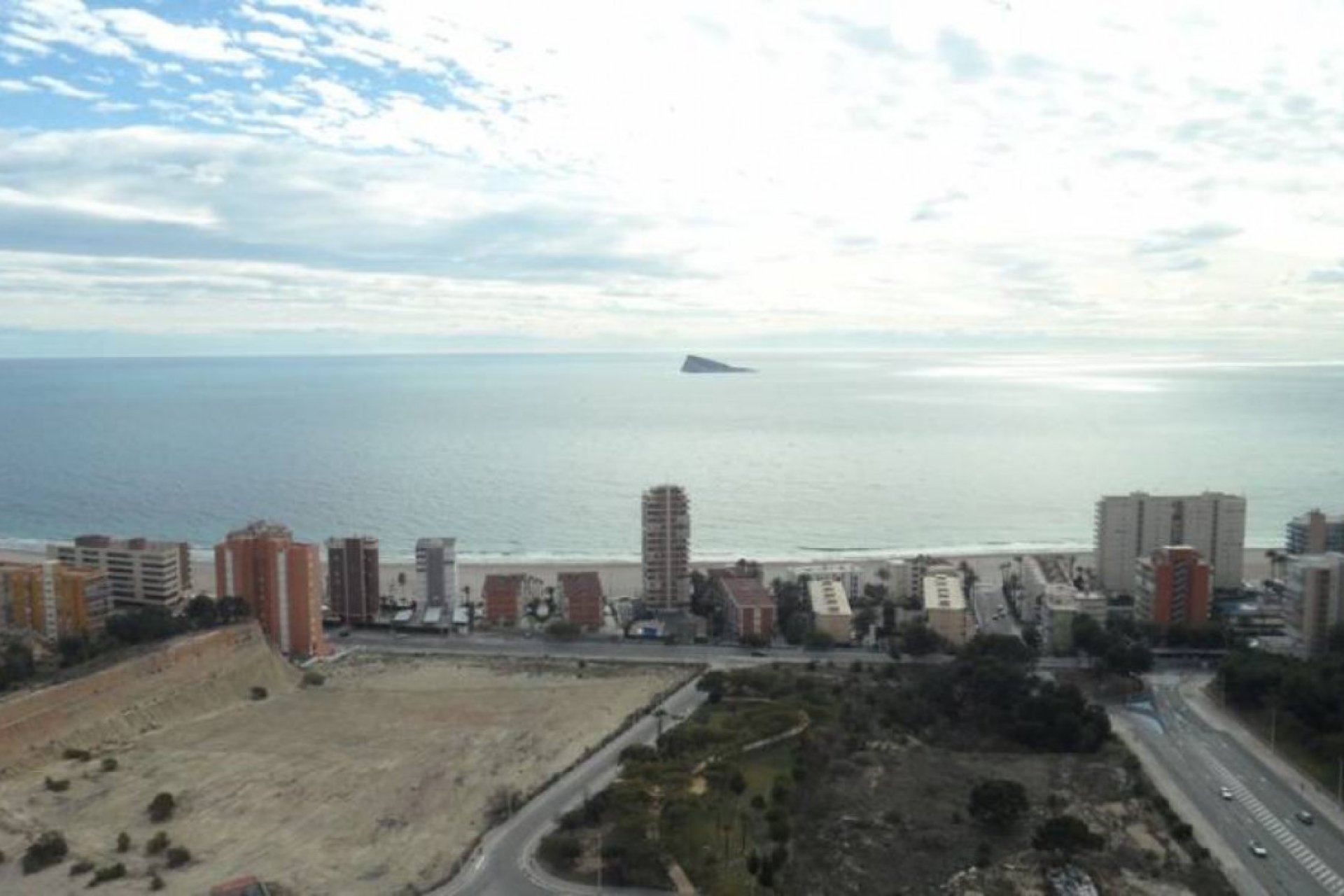 Luxe appartement met zeezicht en zwembad in Benidorm 