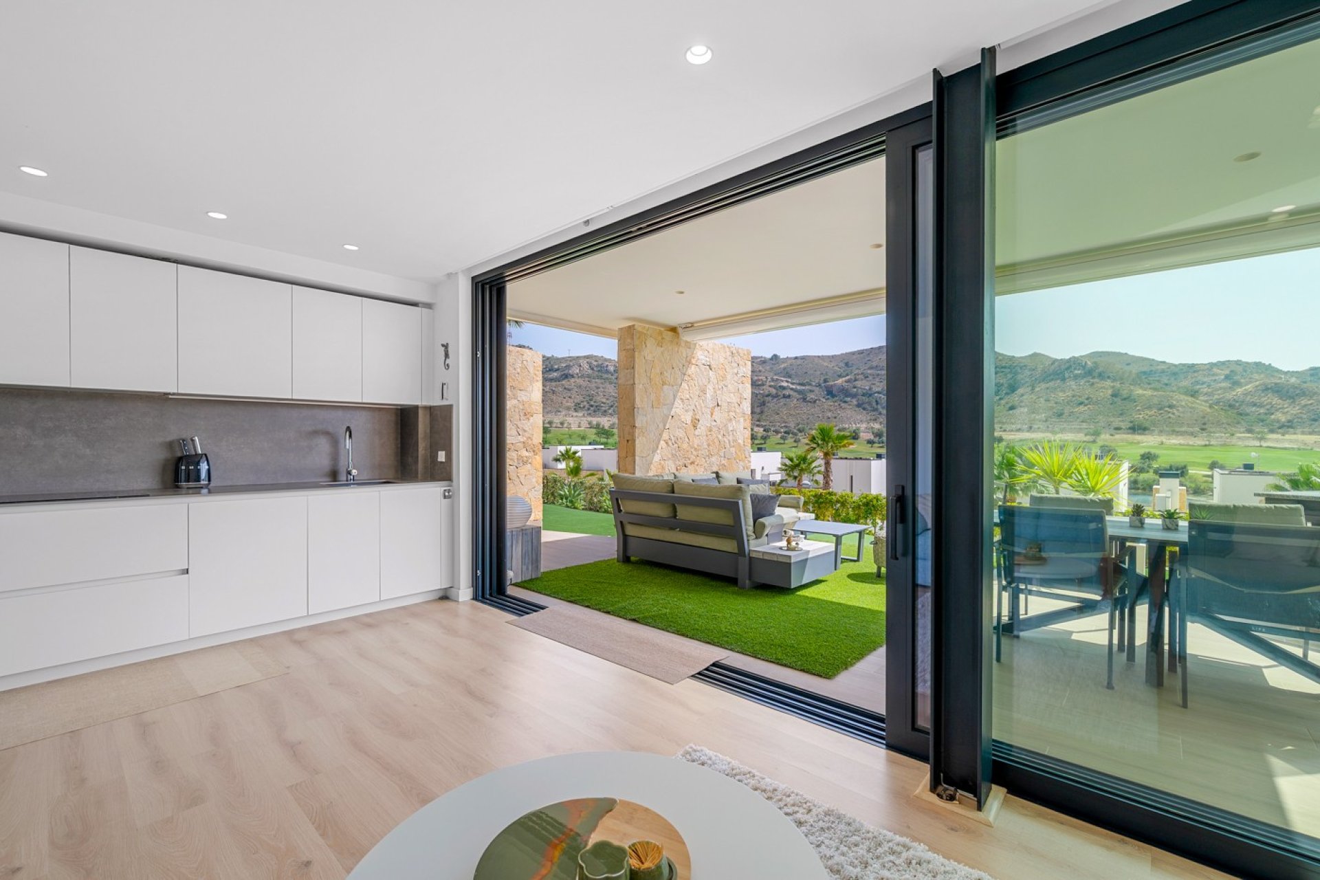 Luxe bungalow met 2 slaapkamers en uitzicht op golfbaan in Monforte del Cid