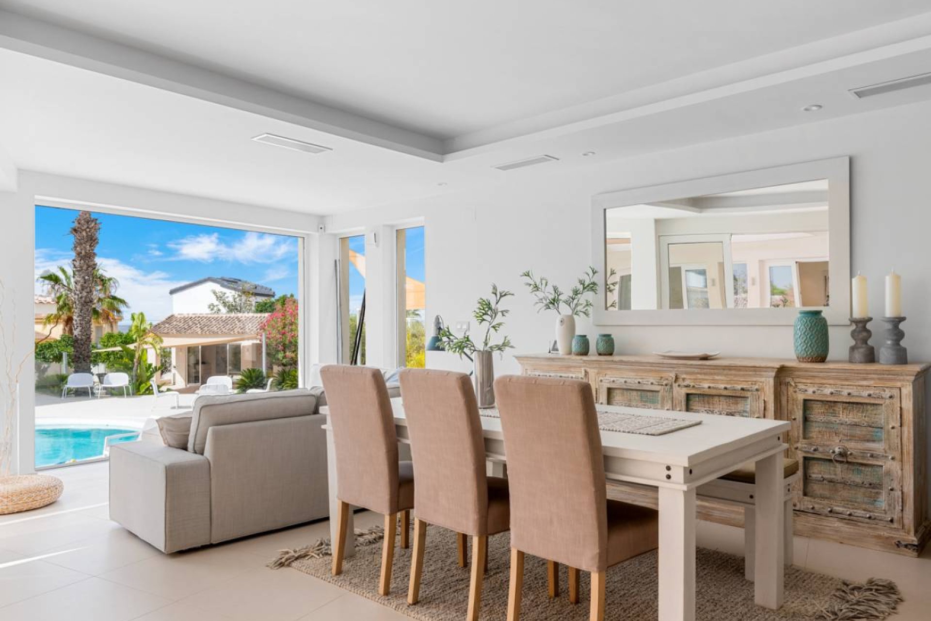 Luxe gerenoveerde villa met zeezicht, zwembad en privacy in Ciudad Quesada