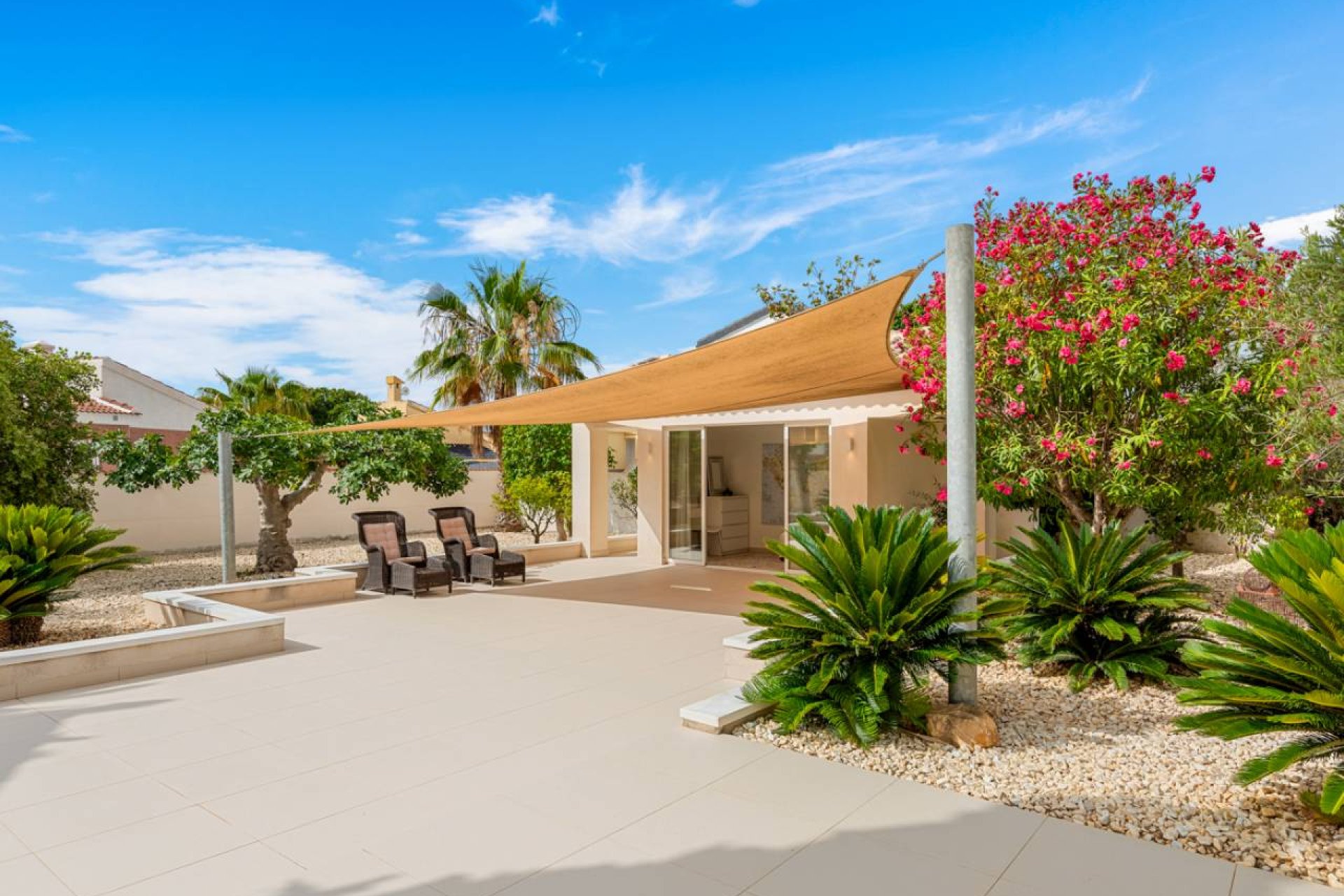 Luxe gerenoveerde villa met zeezicht, zwembad en privacy in Ciudad Quesada