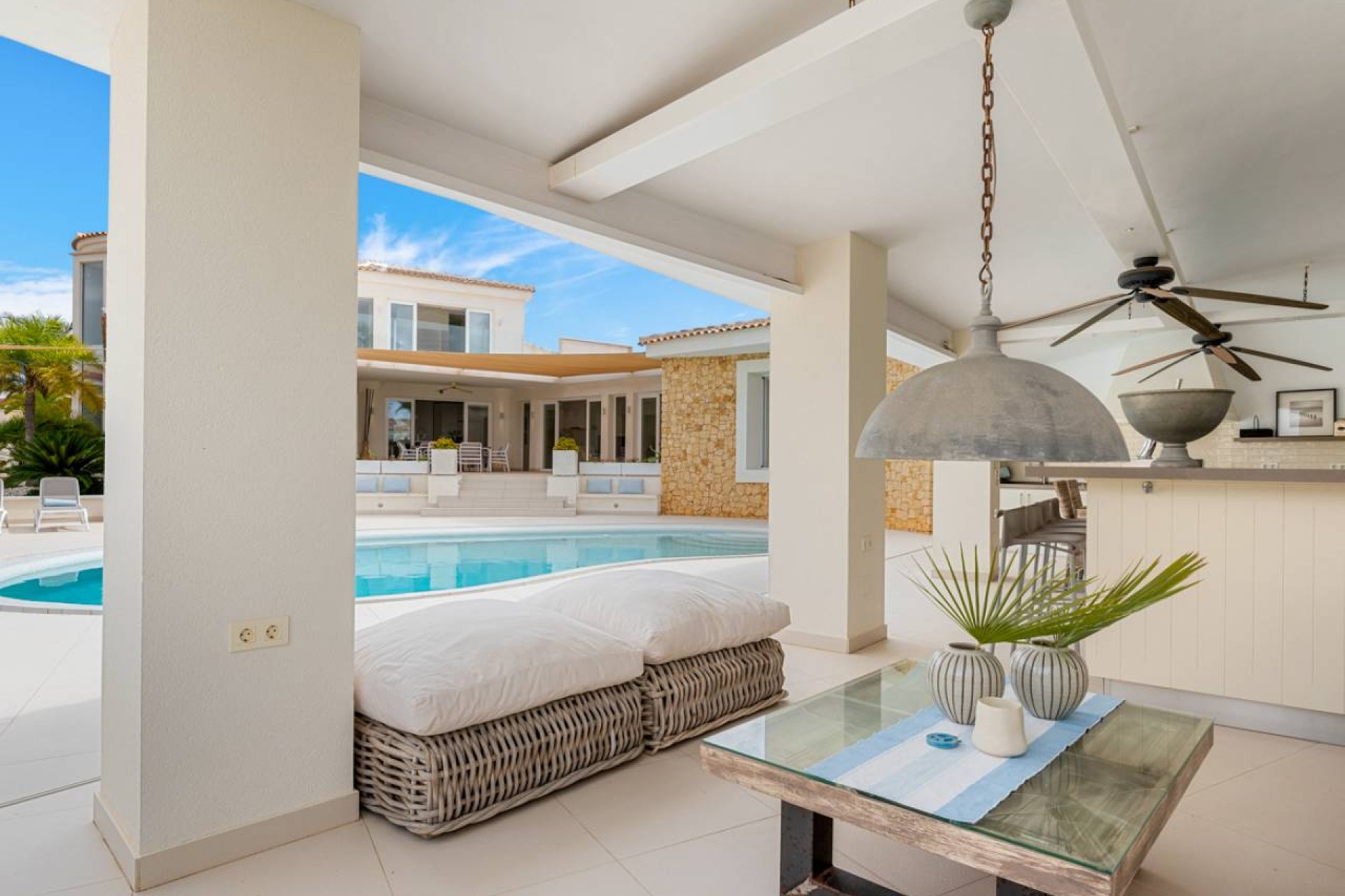 Luxe gerenoveerde villa met zeezicht, zwembad en privacy in Ciudad Quesada