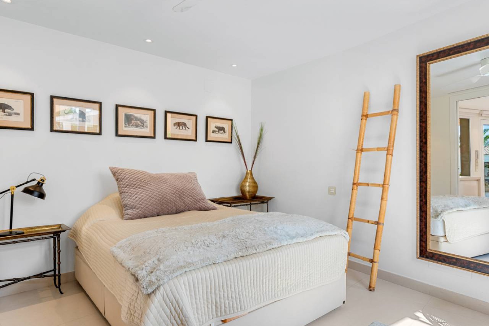 Luxe gerenoveerde villa met zeezicht, zwembad en privacy in Ciudad Quesada