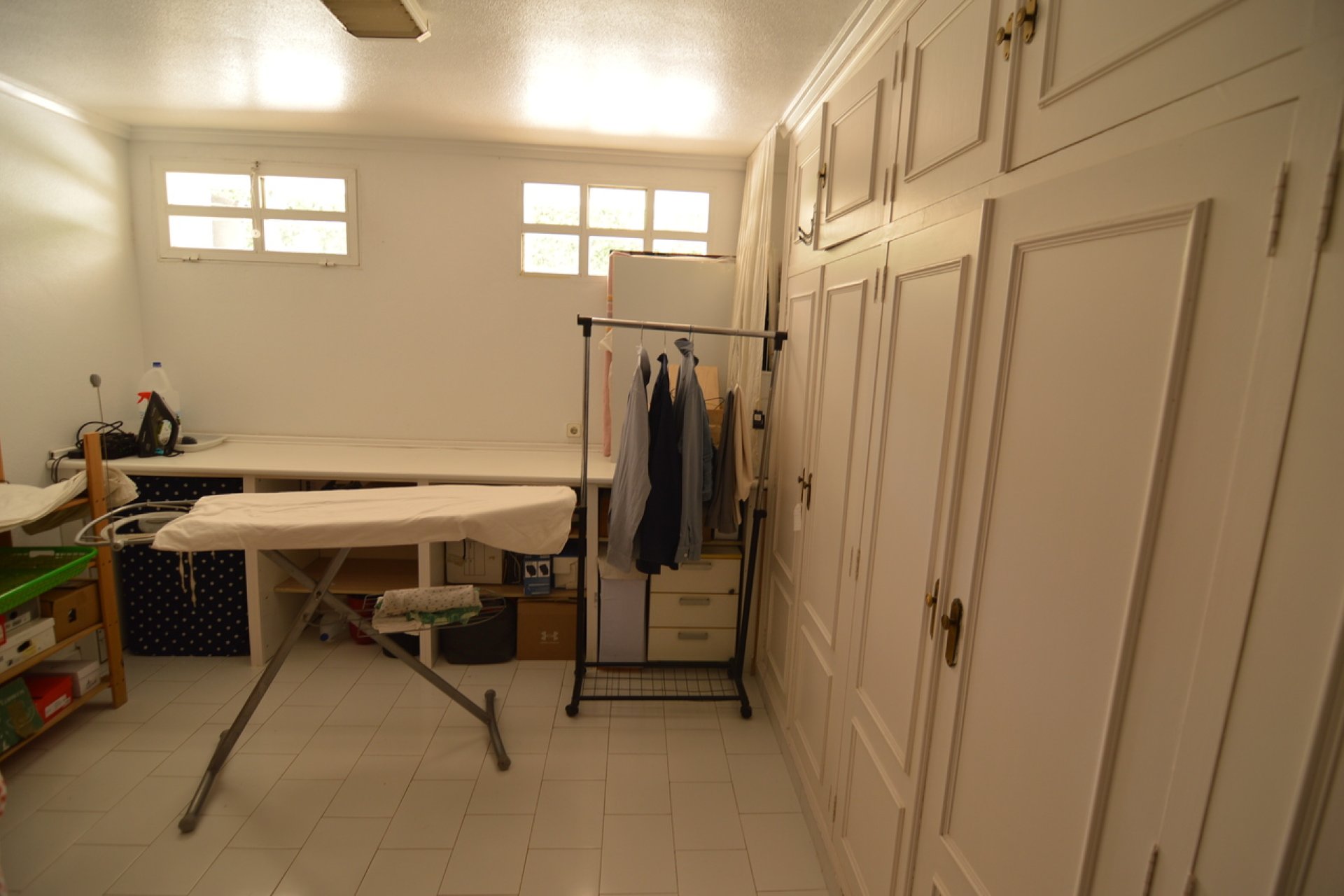 Luxe gerenoveerde villa met zwembad en dubbele garage in Torrevieja, 4 slaapkamers