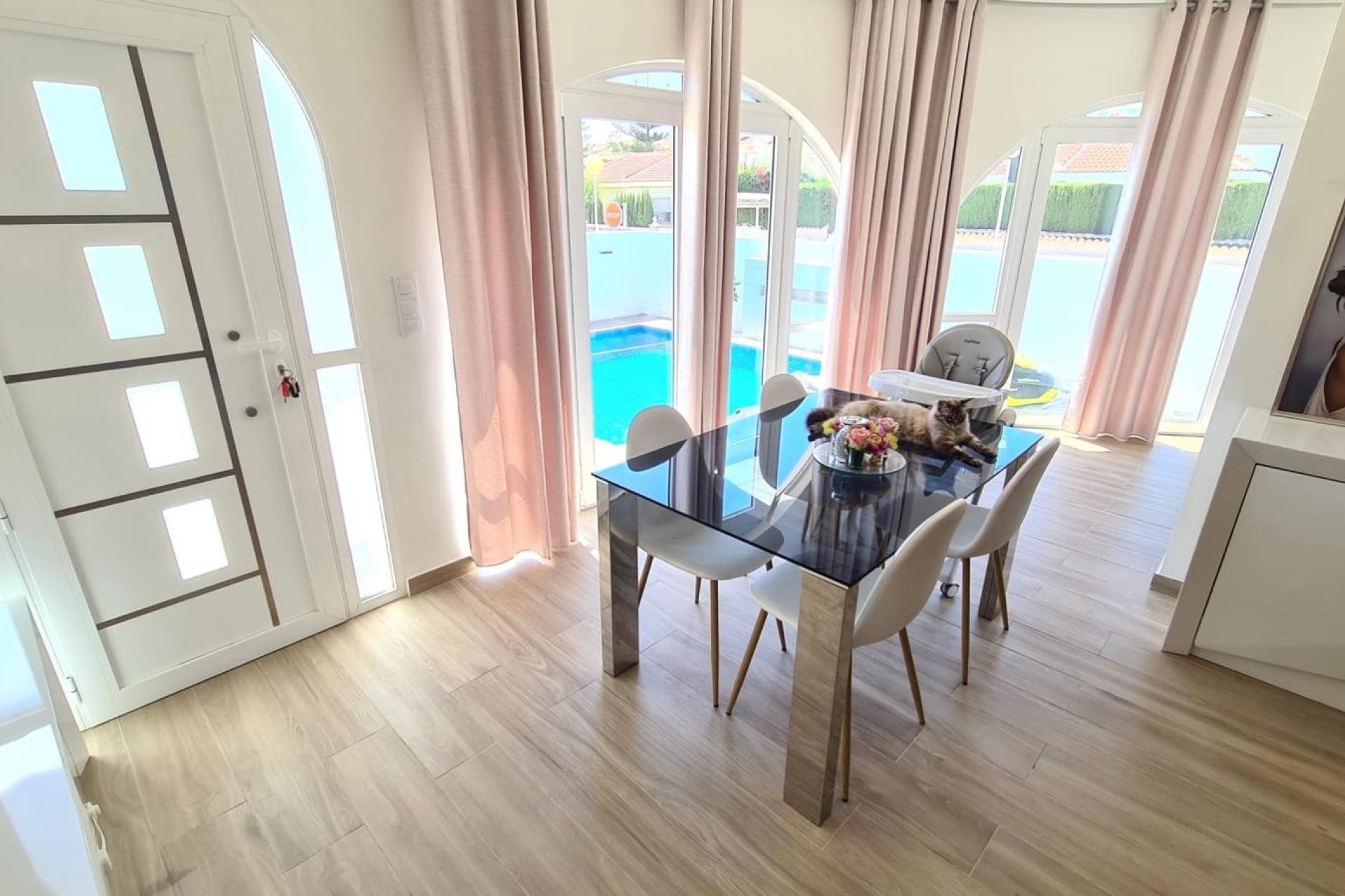 Luxe gerenoveerde villa met zwembad en zonnepanelen in Ciudad Quesada