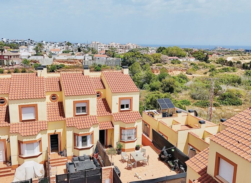 Luxe herenhuis met zeezicht en zwembad in Lomas de Cabo Roig, Costa Blanca