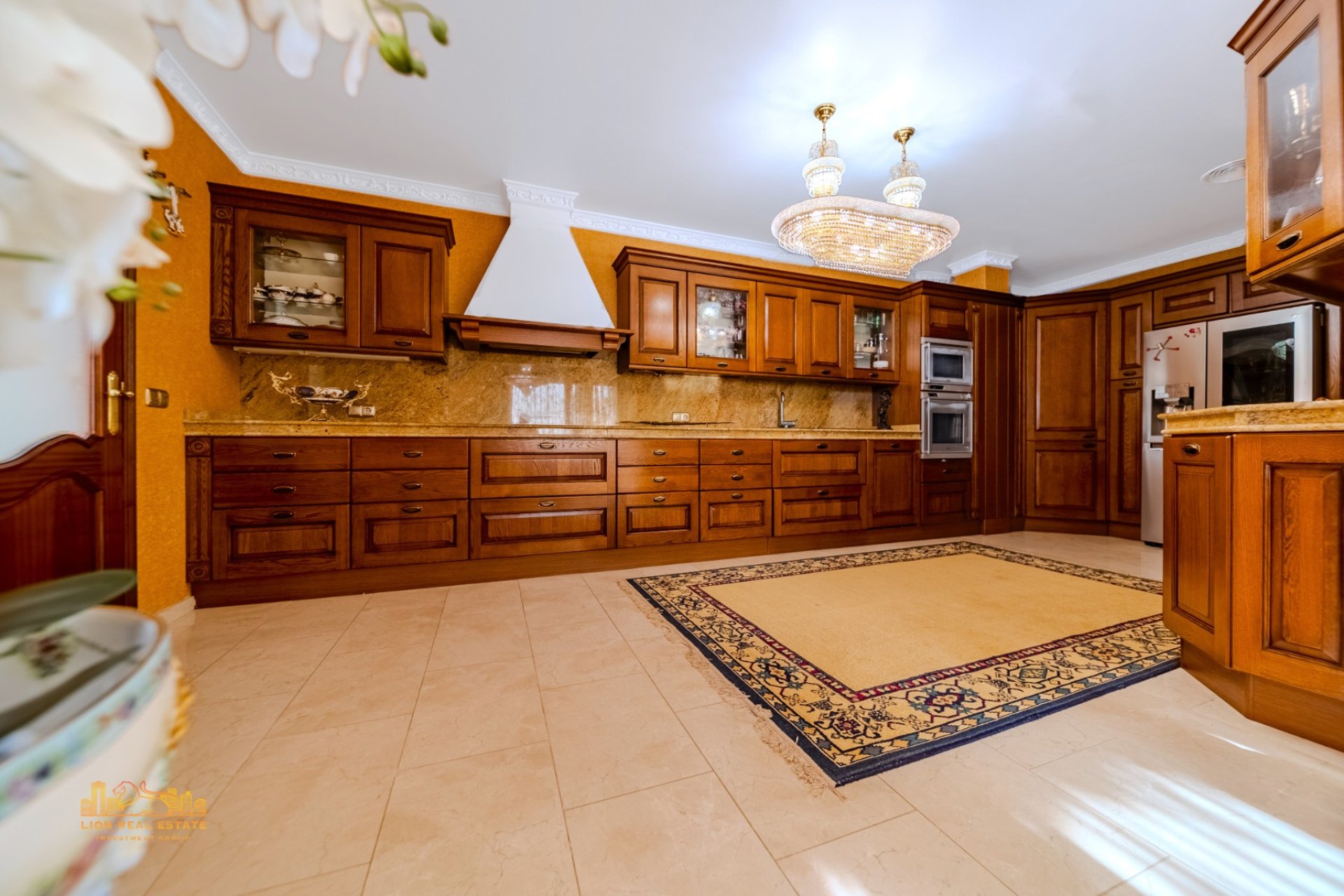 Luxe klassieke villa met zeezicht, privézwembad en 5 slaapkamers in Altea Hills