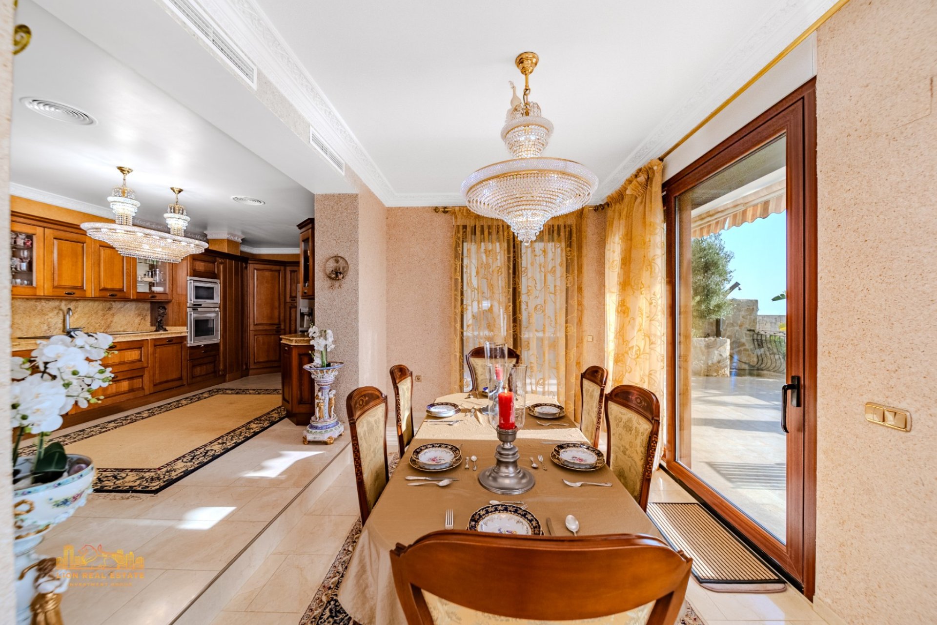 Luxe klassieke villa met zeezicht, privézwembad en 5 slaapkamers in Altea Hills