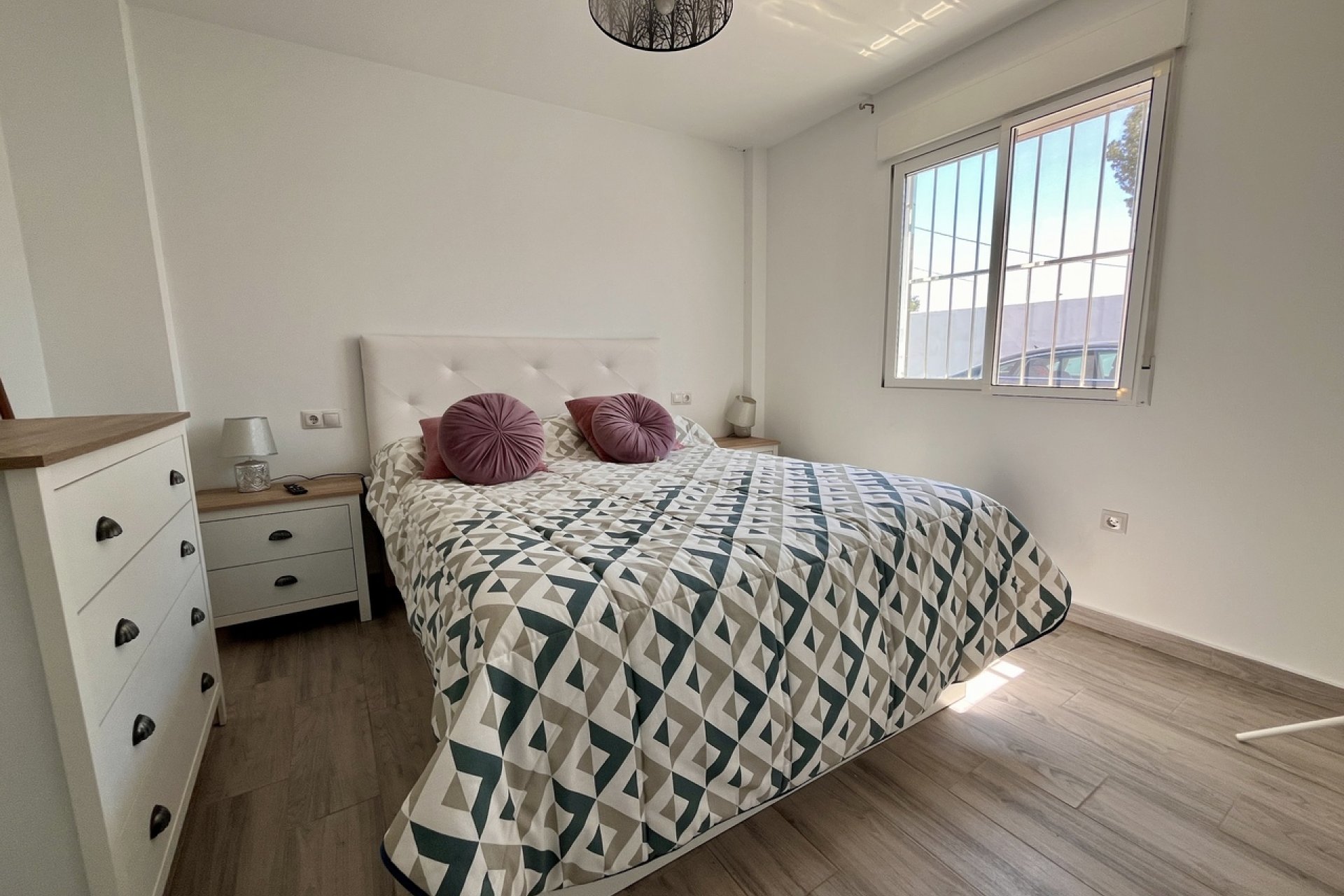 Luxe moderne finca met zwembad, 3 slaapkamers en bergzicht nabij Alcantarilla