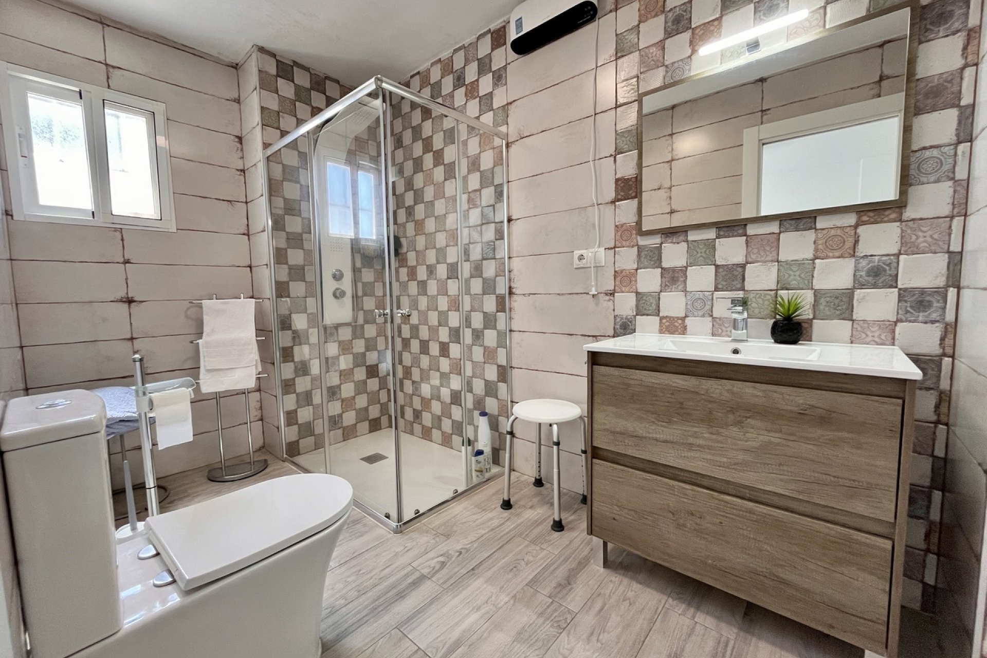 Luxe moderne finca met zwembad, 3 slaapkamers en bergzicht nabij Alcantarilla