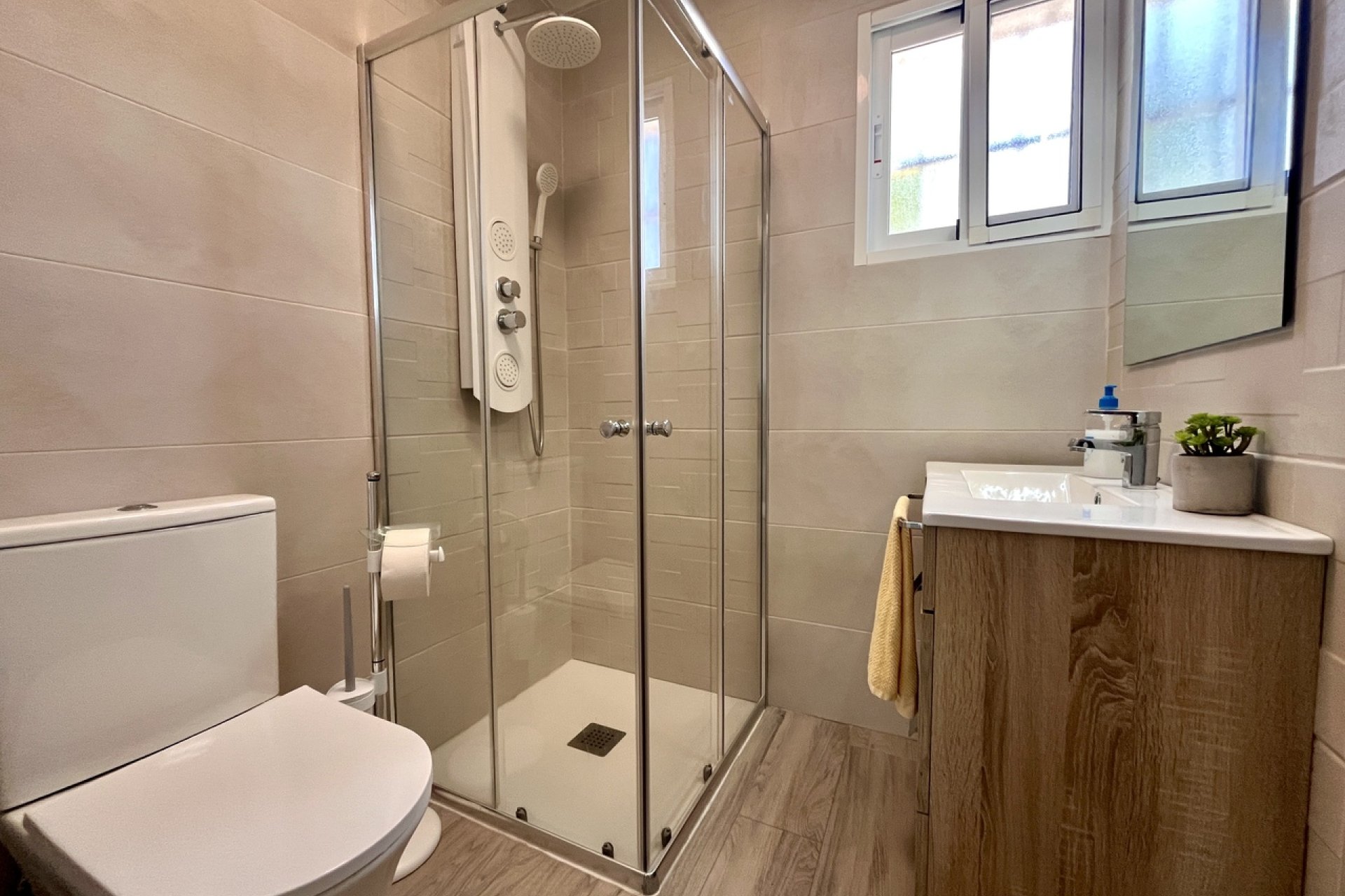 Luxe moderne finca met zwembad, 3 slaapkamers en bergzicht nabij Alcantarilla