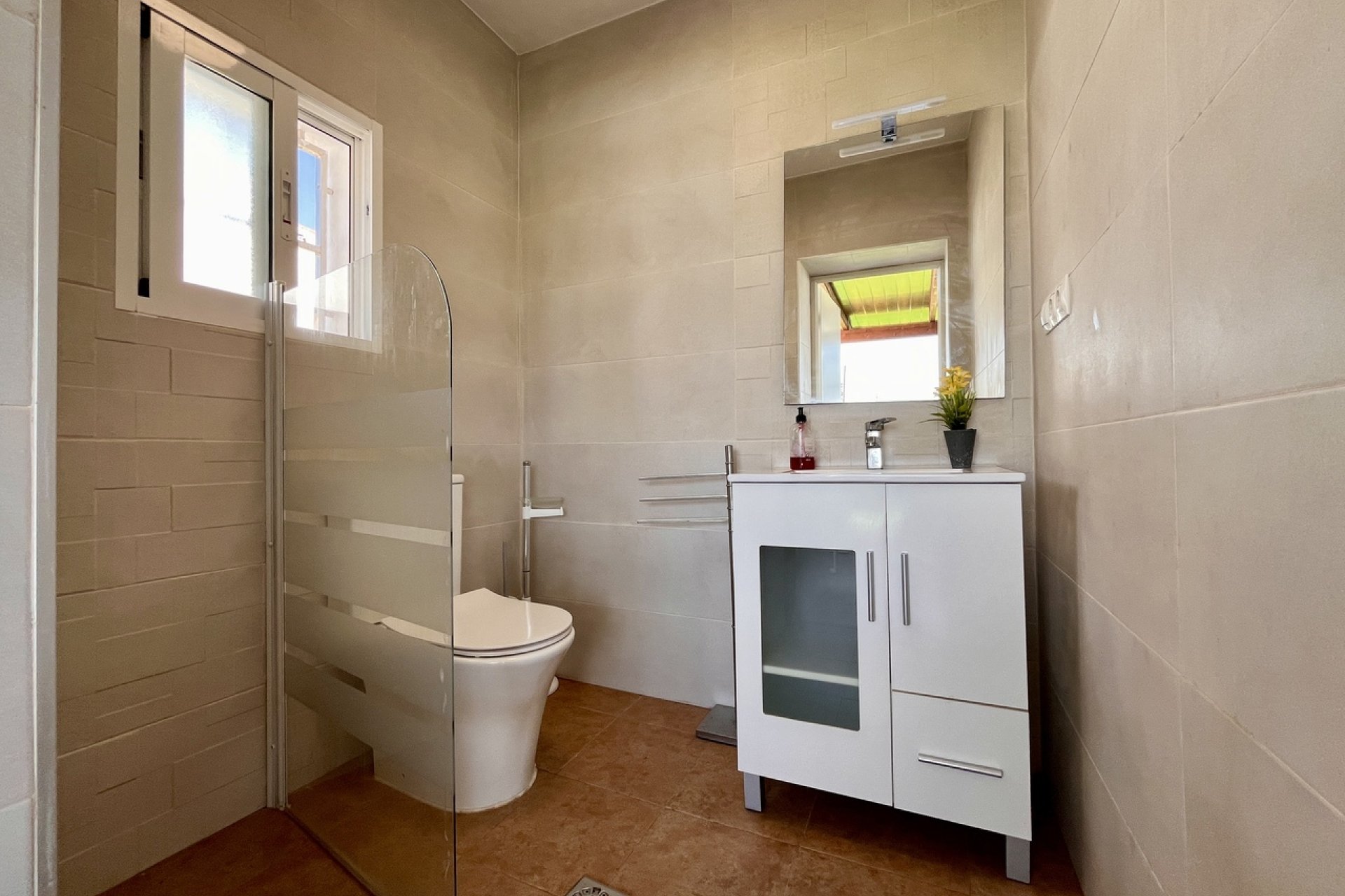 Luxe moderne finca met zwembad, 3 slaapkamers en bergzicht nabij Alcantarilla