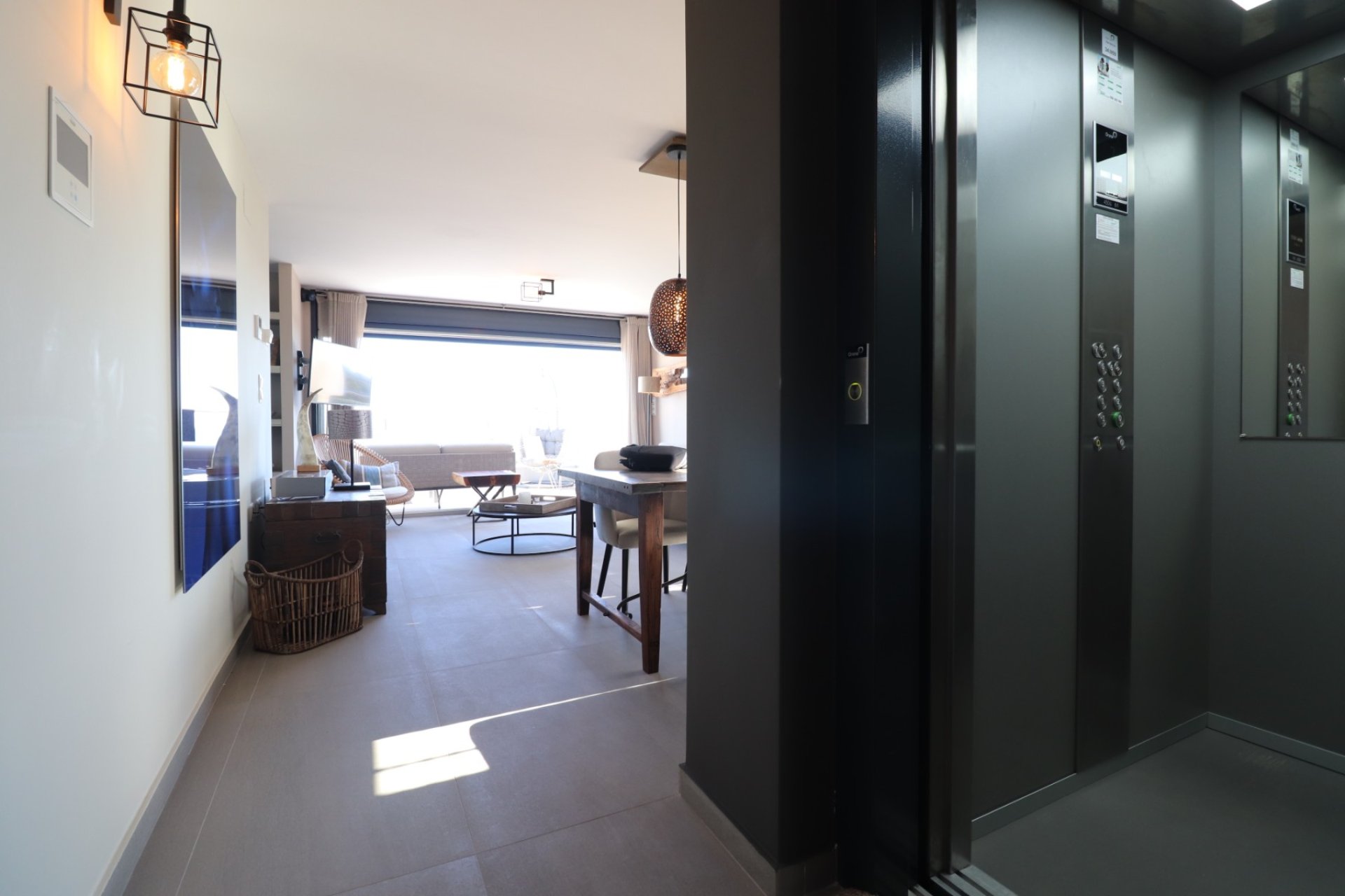 Luxe penthouse met privé zwembad, zeezicht en solarium in Guardamar
