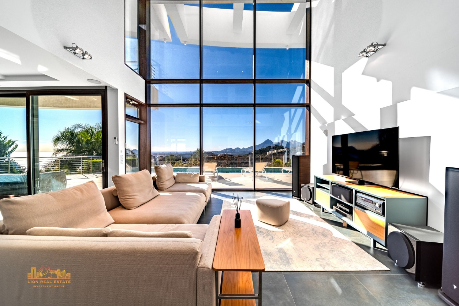 Luxe villa in Altea Hills met zeezicht, privé zwembad, wellness en 5 slaapkamers