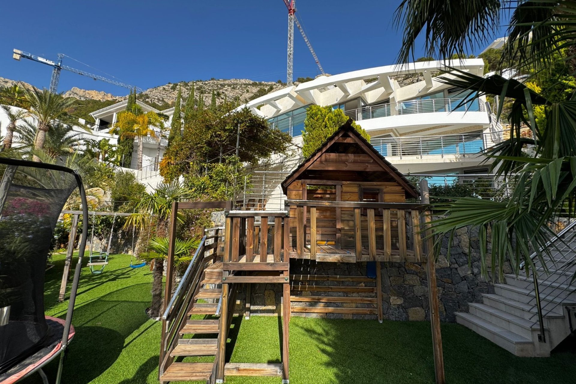 Luxe villa in Altea Hills met zeezicht, privé zwembad, wellness en 5 slaapkamers