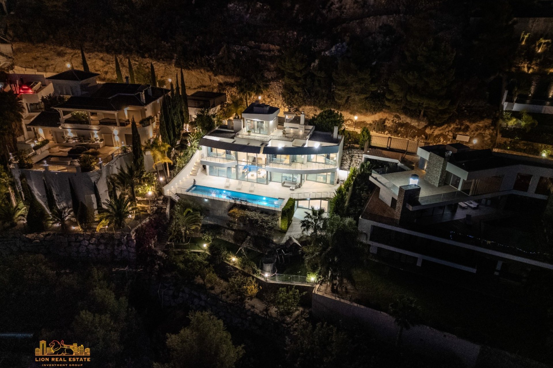 Luxe villa in Altea Hills met zeezicht, privé zwembad, wellness en 5 slaapkamers