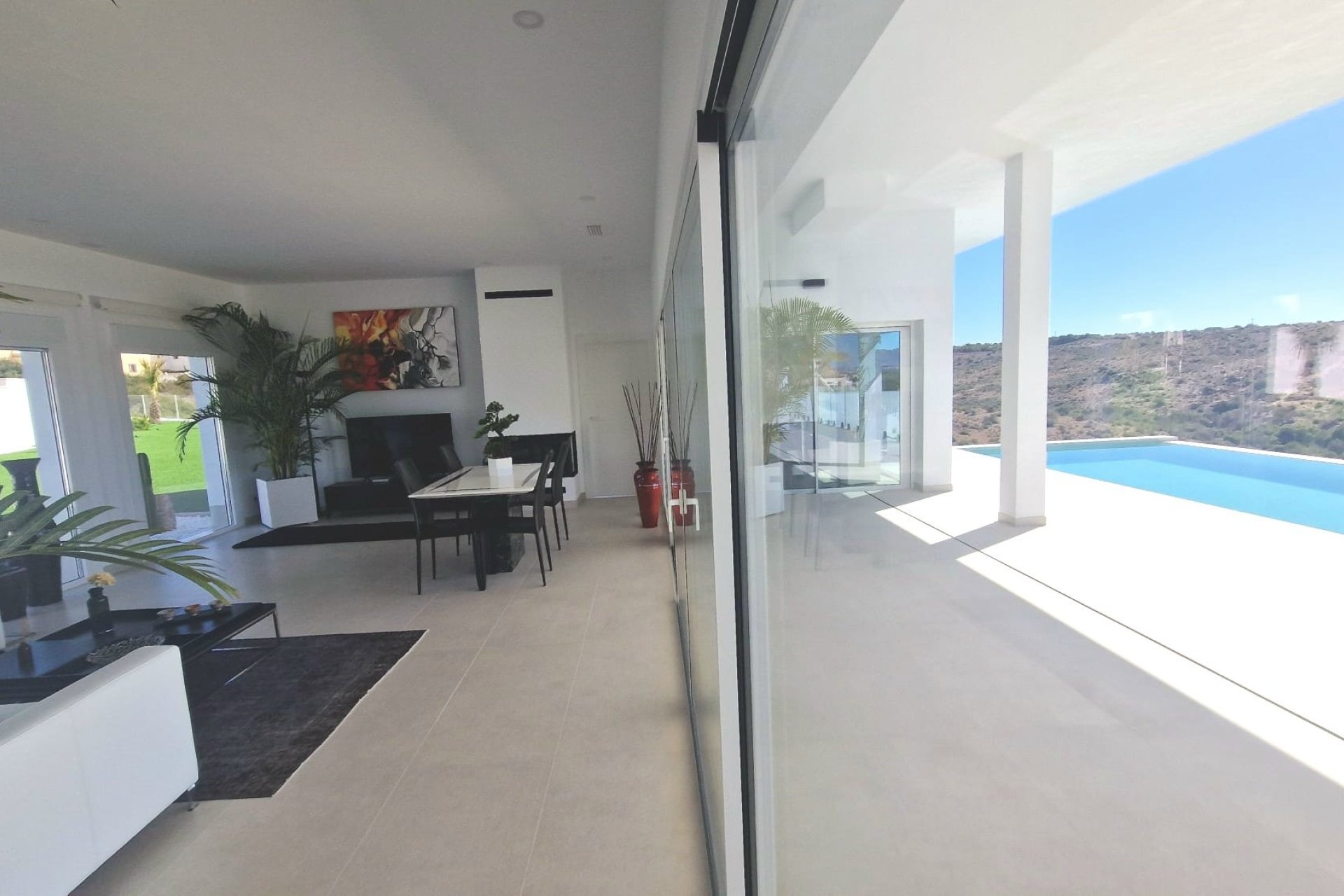Luxe villa in La Marina met panoramisch uitzicht, zwembad en nabij strand