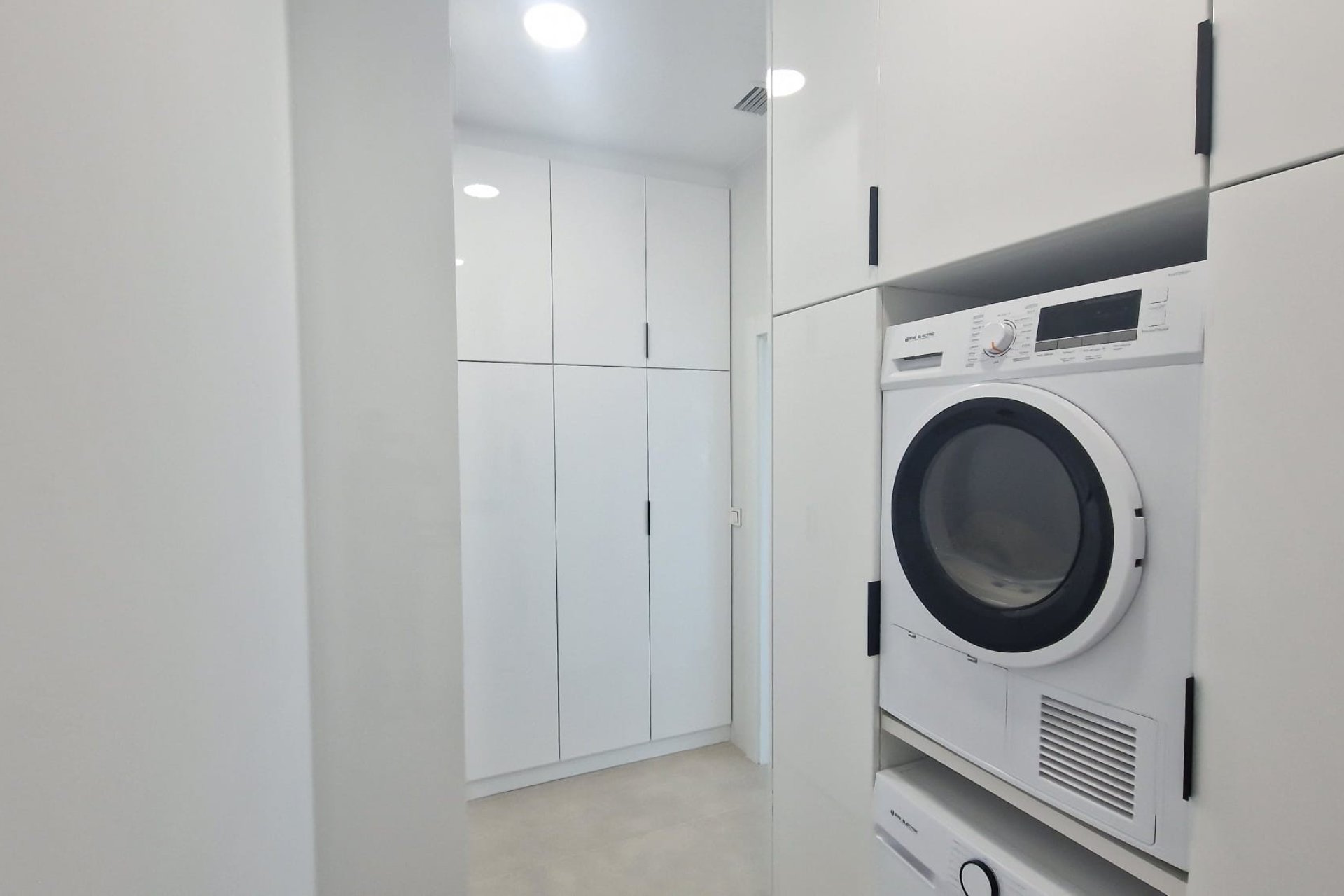 Luxe villa in La Marina met panoramisch uitzicht, zwembad en nabij strand