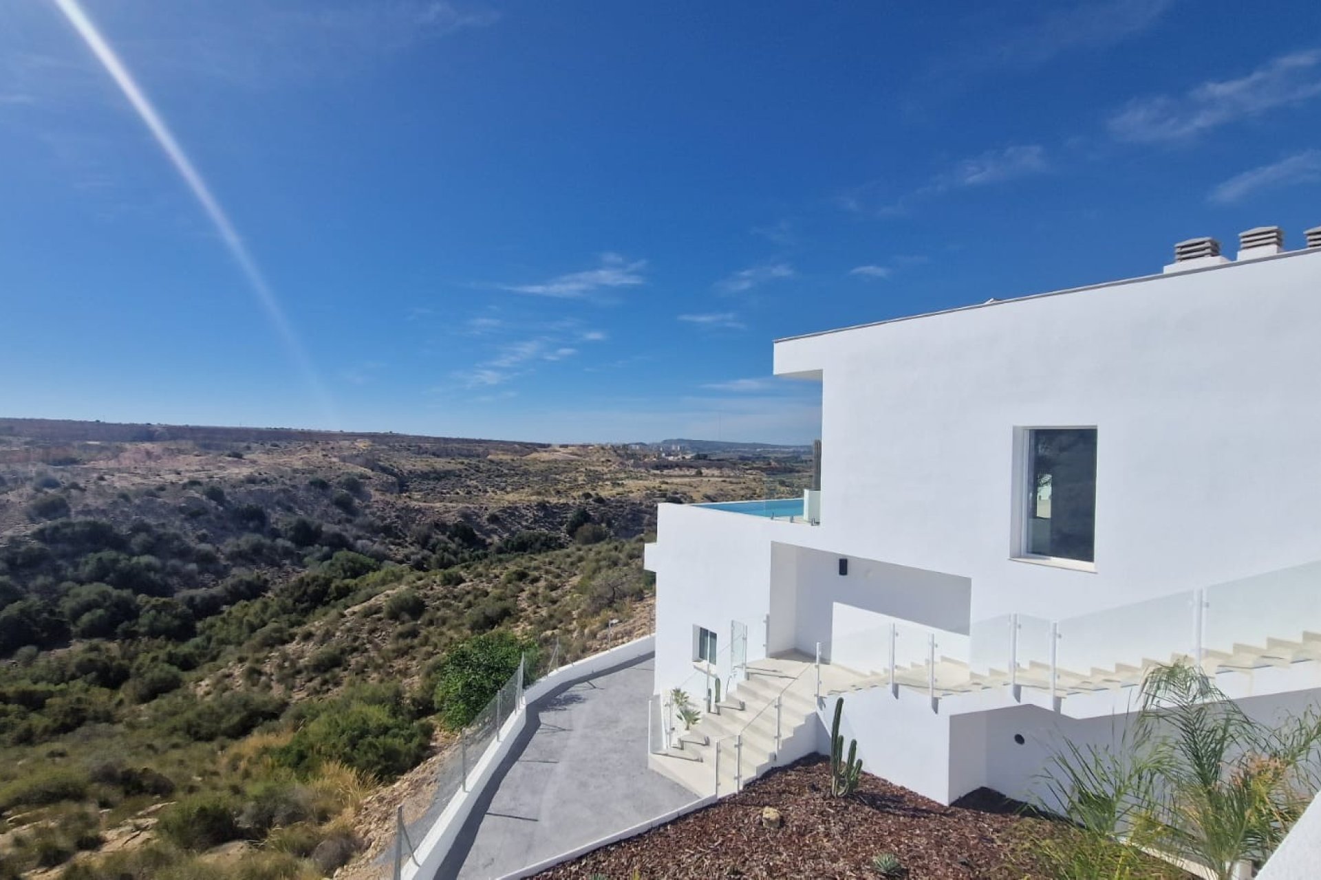 Luxe villa in La Marina met panoramisch uitzicht, zwembad en nabij strand