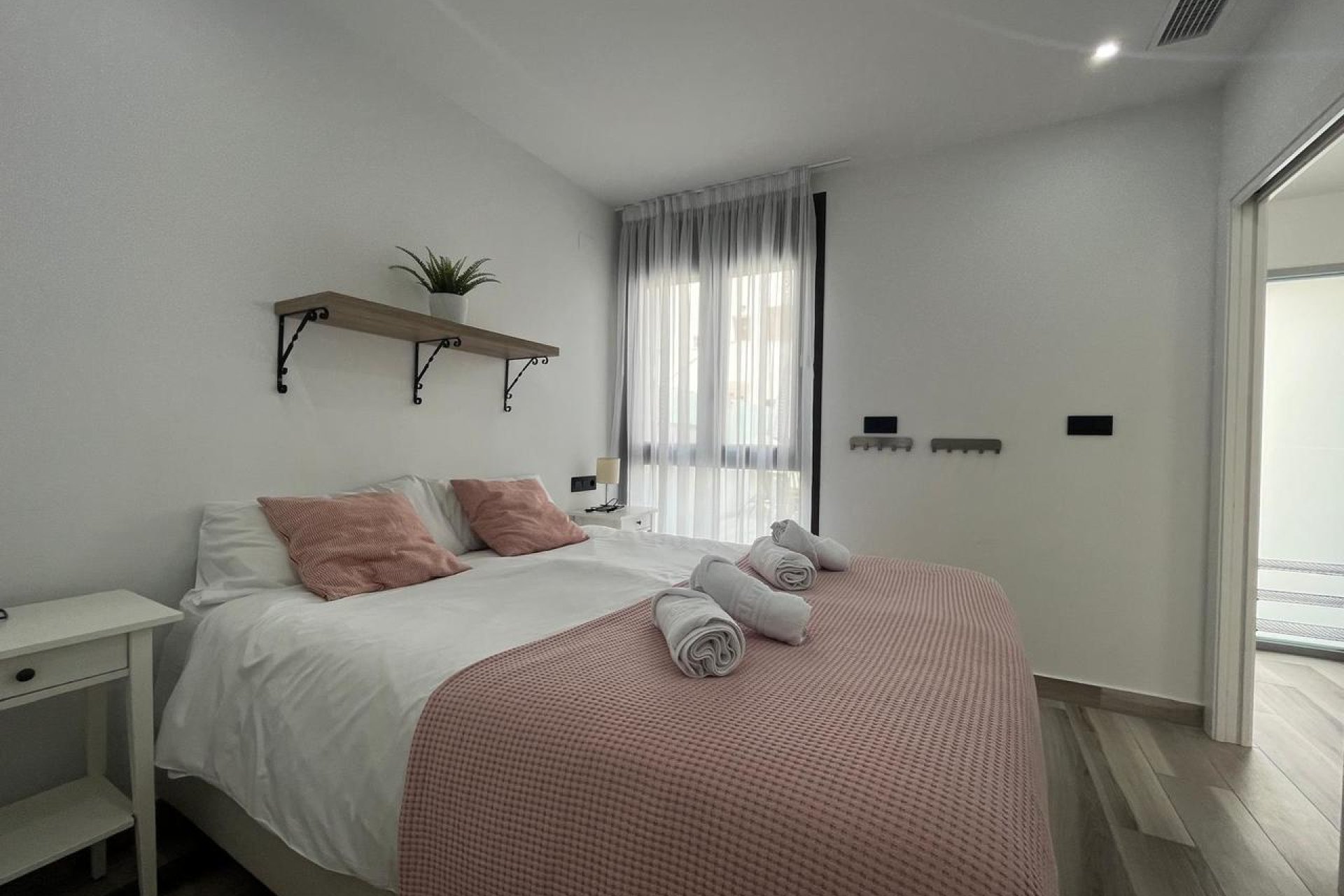 Luxe villa in Torrevieja met privézwembad, zeezicht en toeristenvergunning