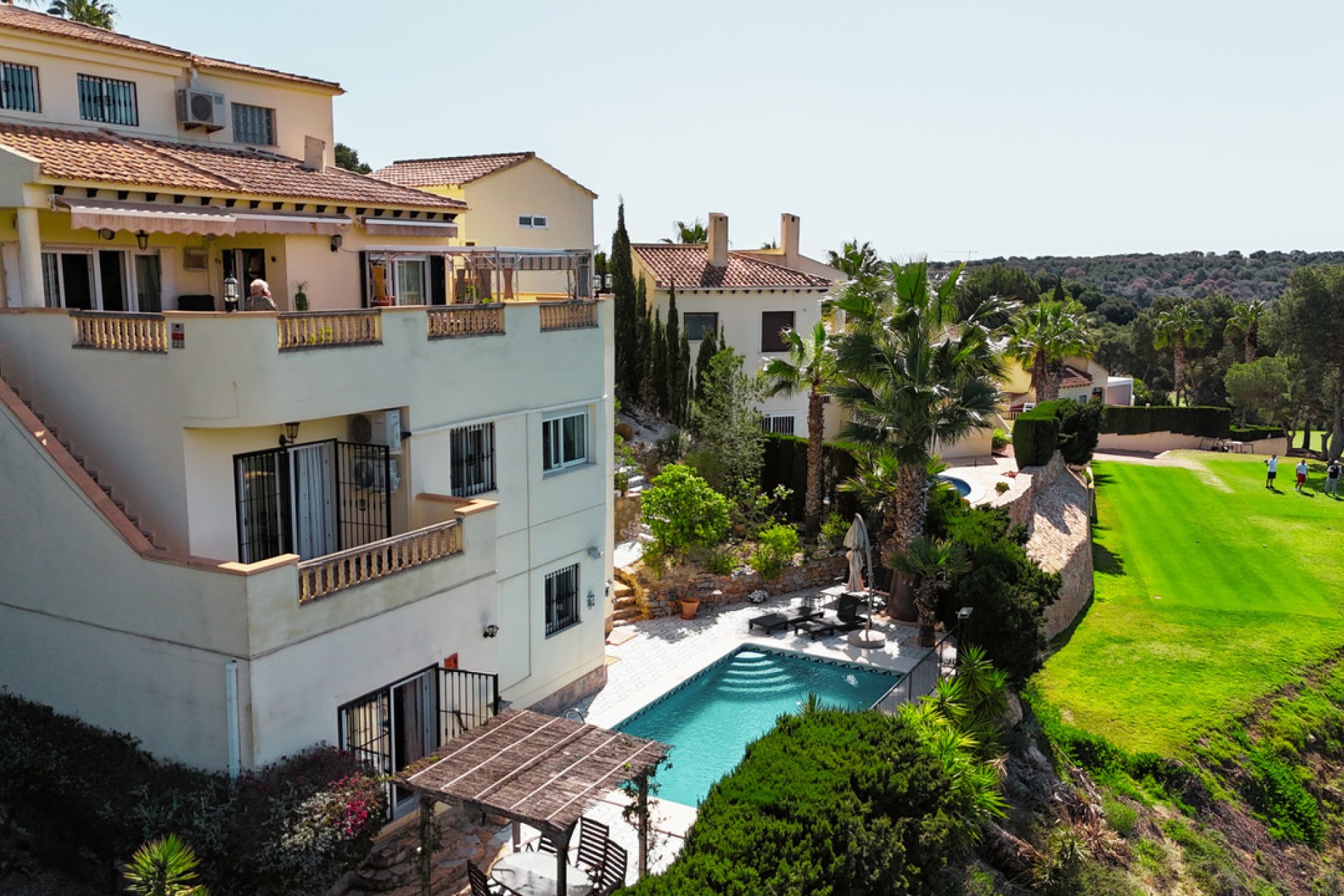 Luxe villa met 5 slaapkamers en golfzicht te koop in Las Ramblas, Costa Blanca