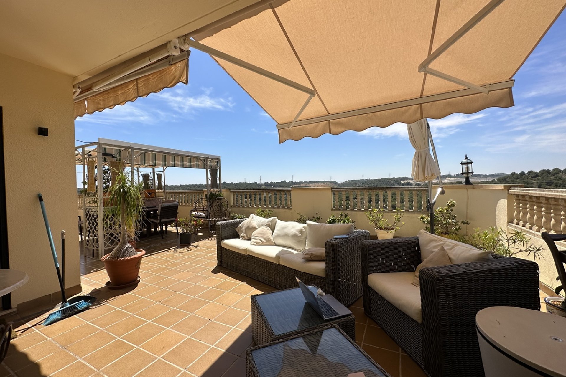 Luxe villa met 5 slaapkamers en golfzicht te koop in Las Ramblas, Costa Blanca