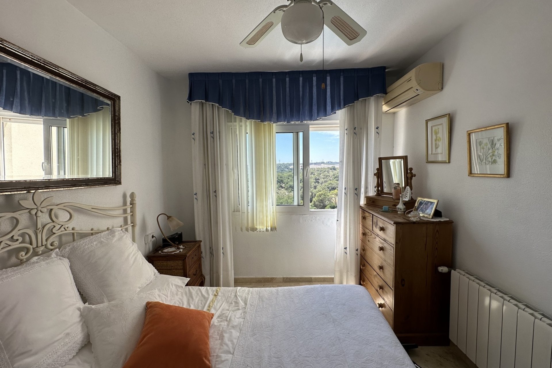 Luxe villa met 5 slaapkamers en golfzicht te koop in Las Ramblas, Costa Blanca