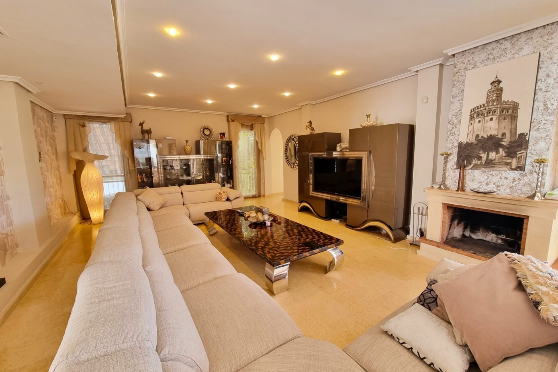 Luxe villa met 5 slaapkamers, privézwembad en zeezicht in Torrevieja