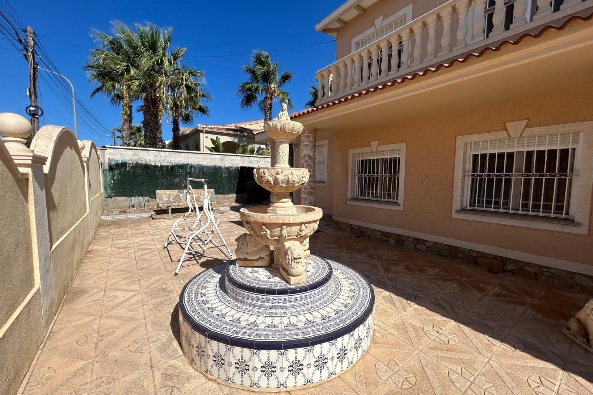 Luxe villa met 6 slaapkamers, gastenverblijf en privézwembad in Ciudad Quesada