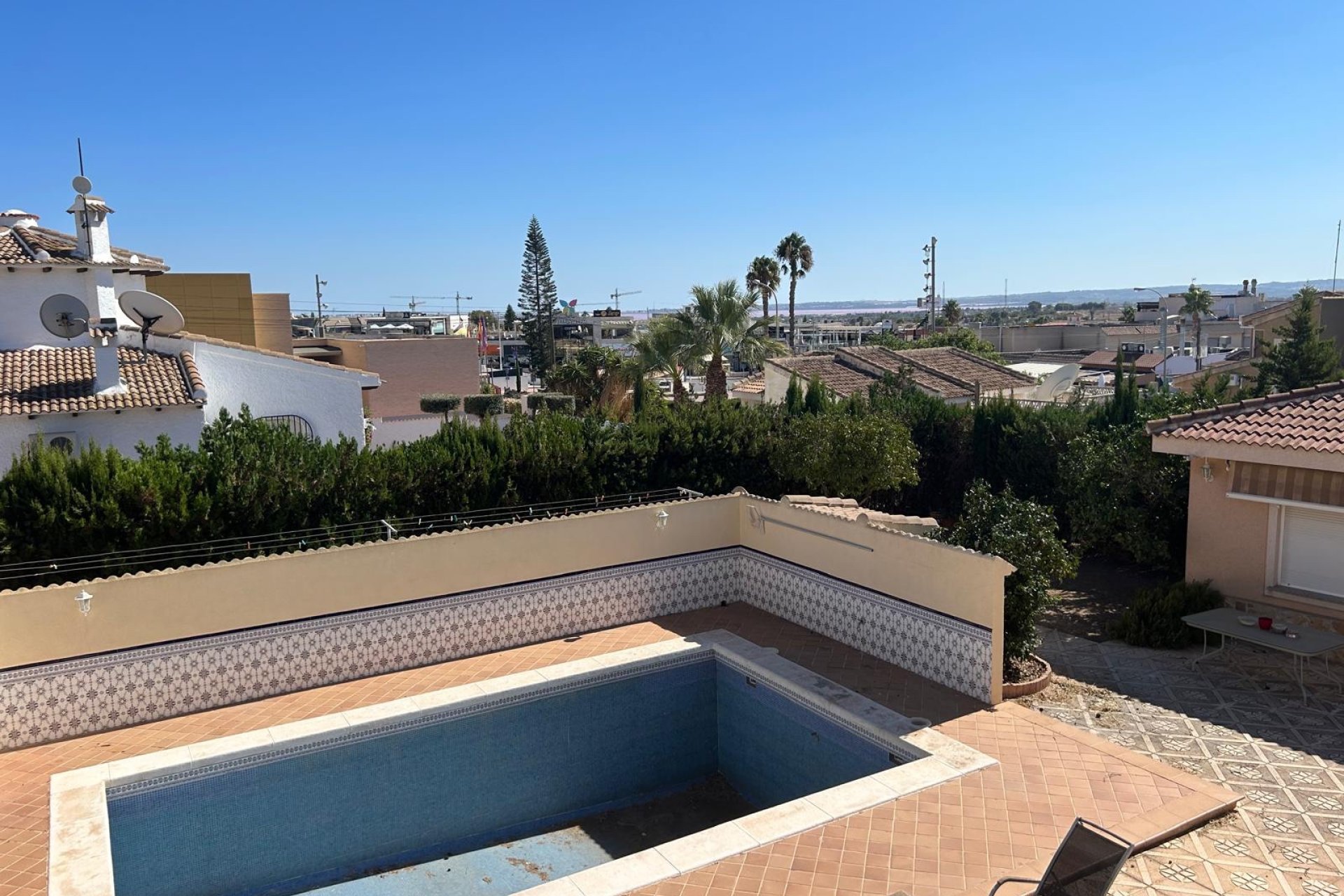 Luxe villa met 6 slaapkamers, gastenverblijf en privézwembad in Ciudad Quesada