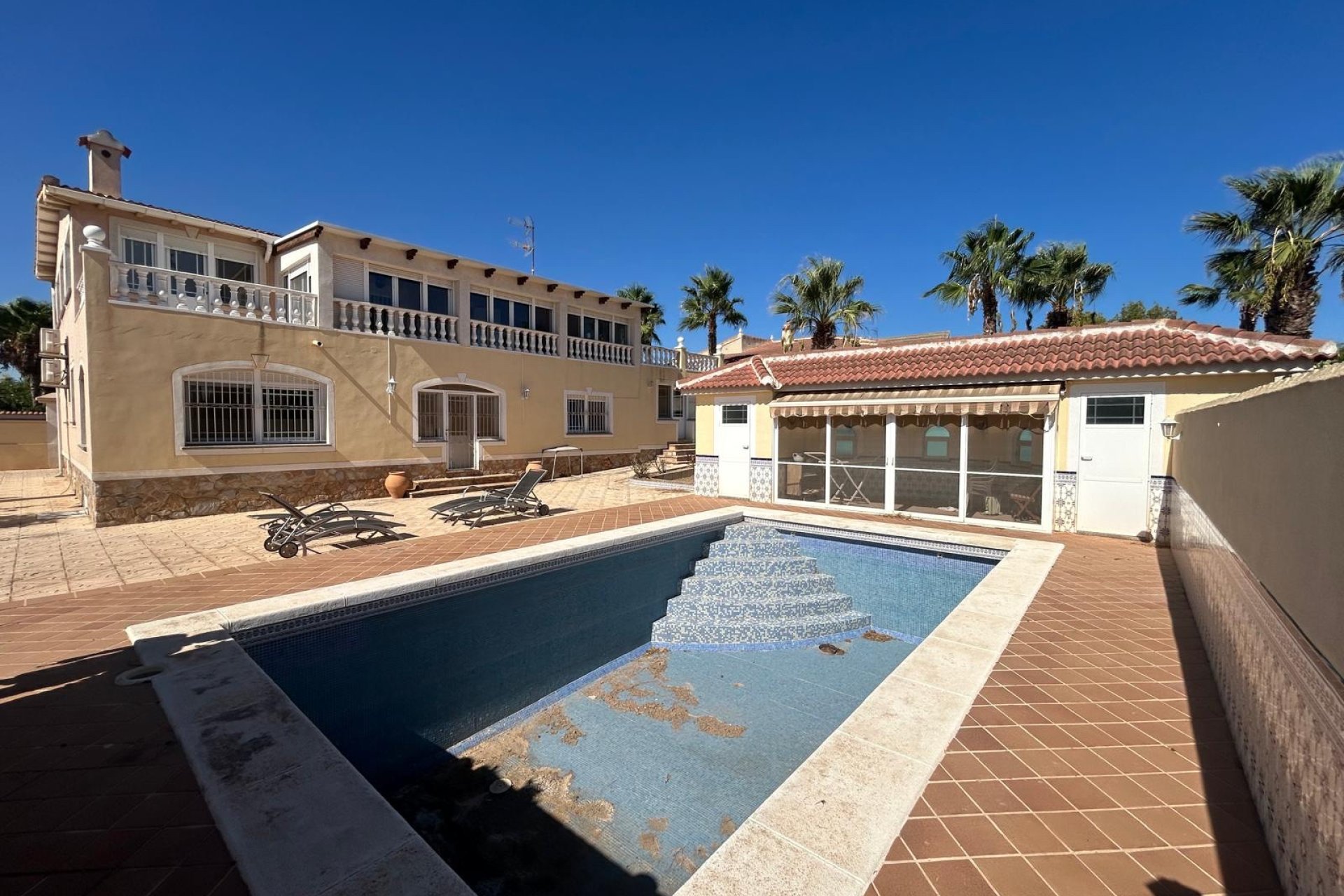 Luxe villa met 6 slaapkamers, gastenverblijf en privézwembad in Ciudad Quesada