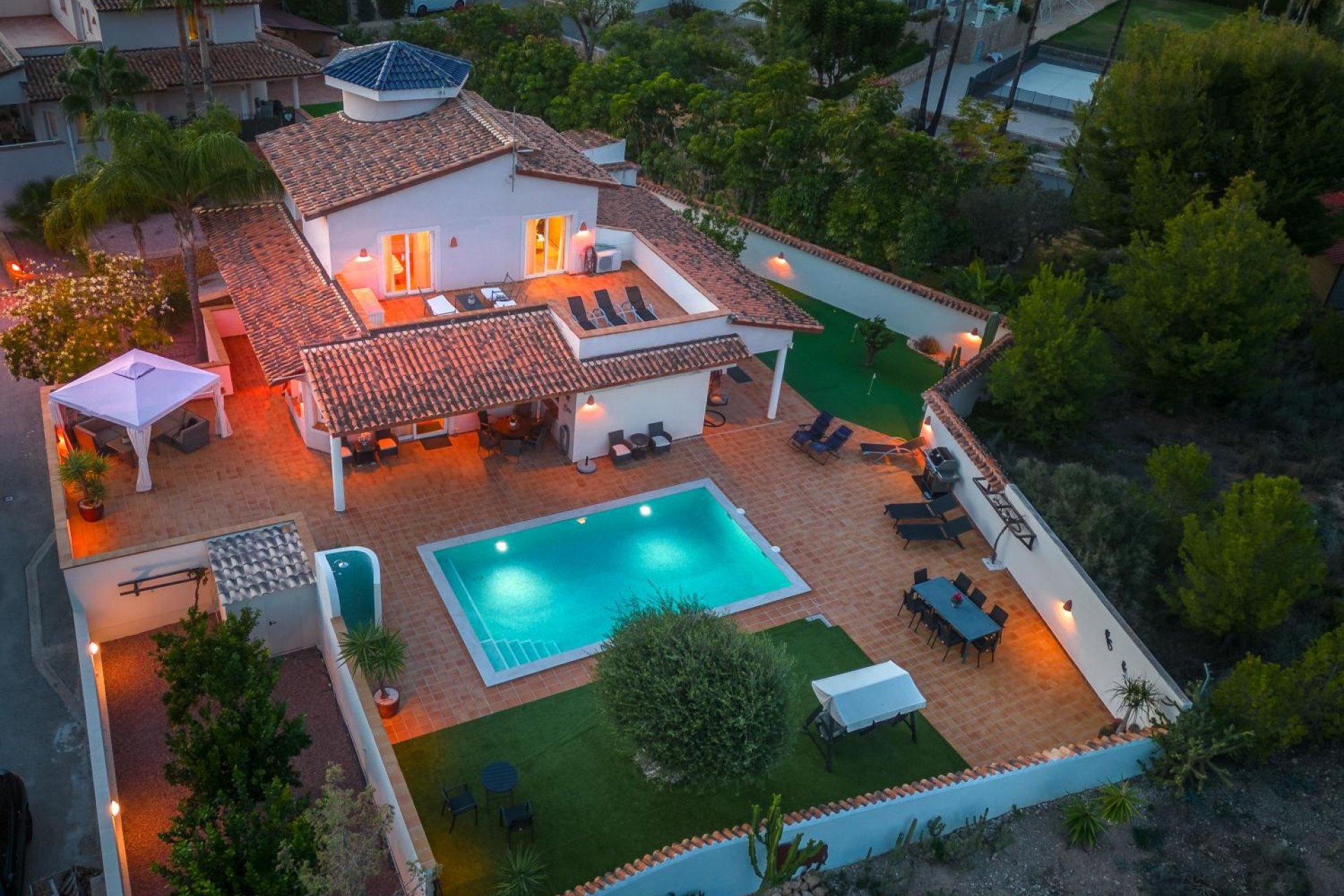 Luxe villa met 7 slaapkamers, privézwembad en zeezicht in Alfaz del Pi