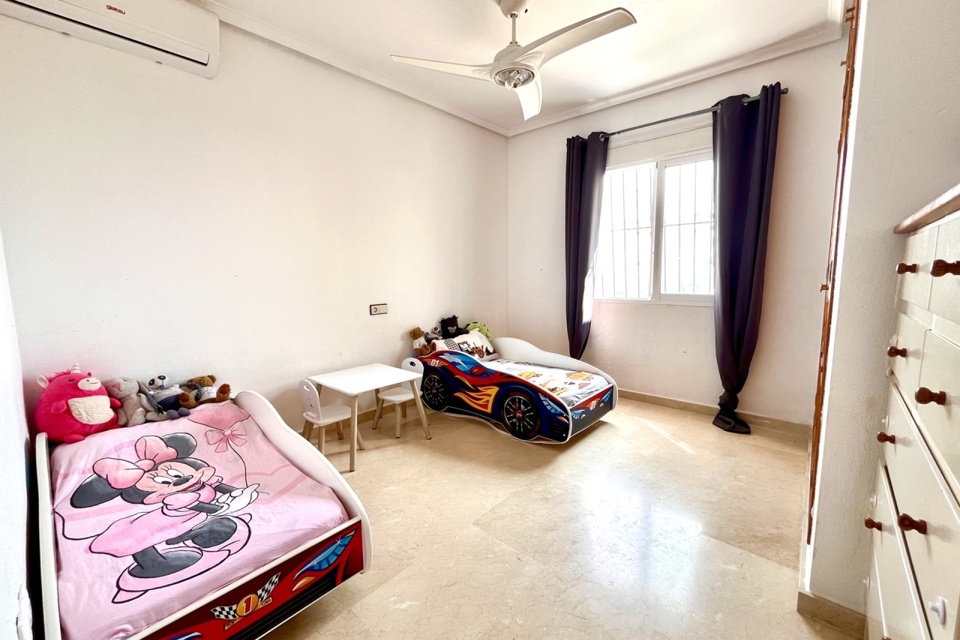 Luxe villa met panoramisch uitzicht en groot perceel in San Miguel de Salinas