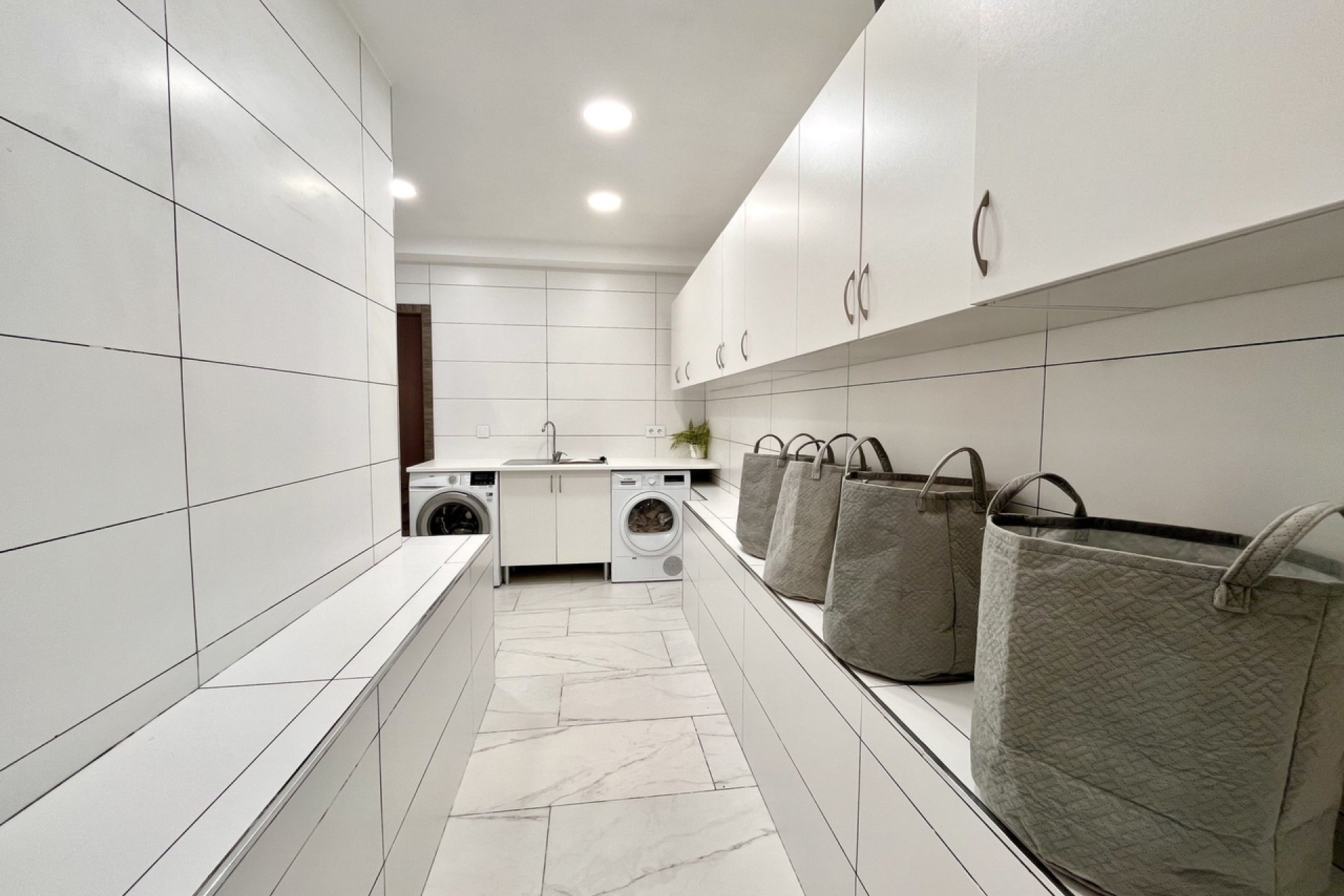 Luxe villa met panoramisch uitzicht en groot perceel in San Miguel de Salinas