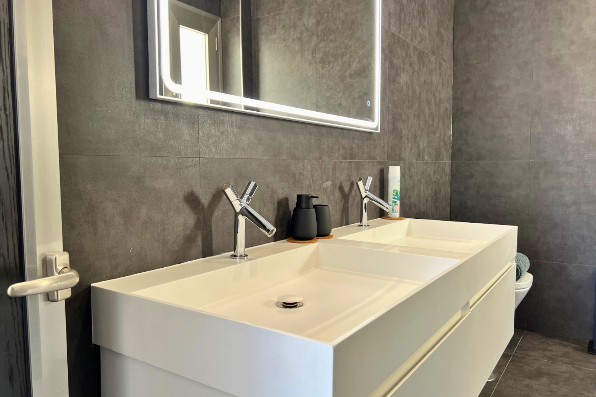 Luxe villa met panoramisch zeezicht en privacy in El Campello, Costa Blanca