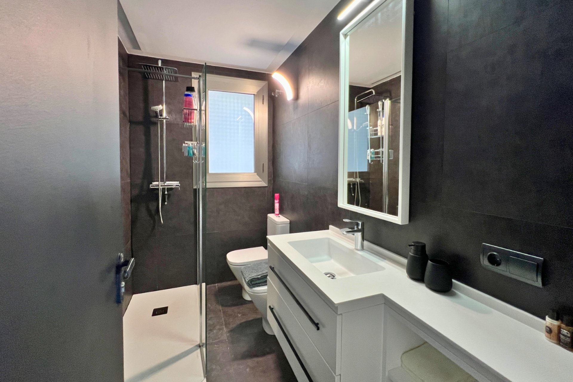 Luxe villa met panoramisch zeezicht en privacy in El Campello, Costa Blanca