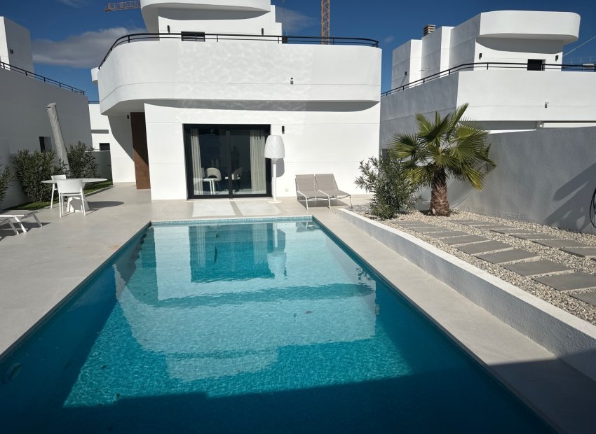 Luxe villa met privézwembad en 4 slaapkamers in Rojales, Costa Blanca