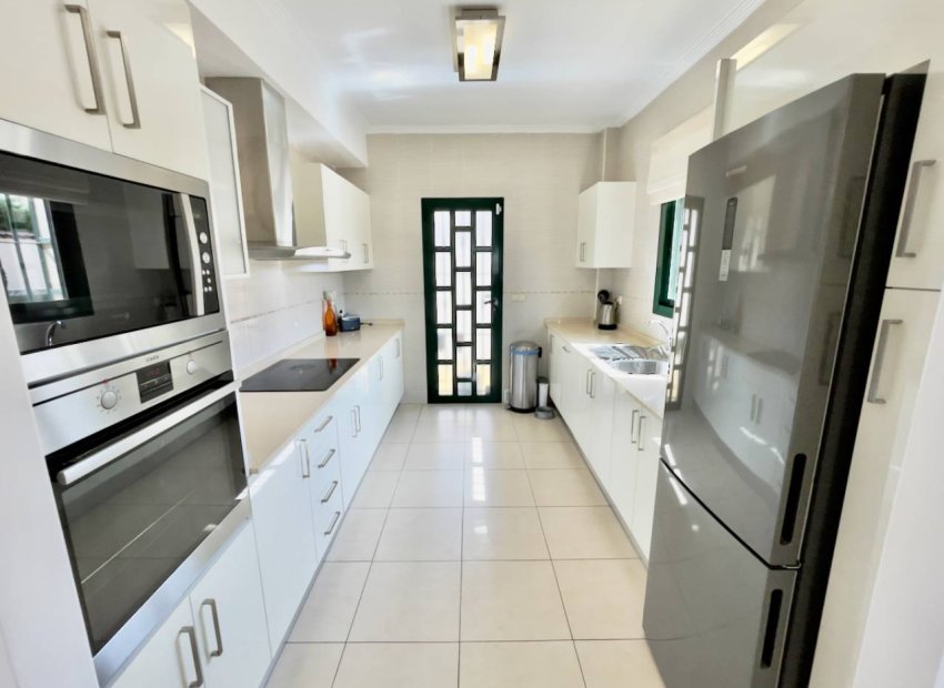 Luxe villa met privézwembad en panoramisch uitzicht in Ciudad Quesada