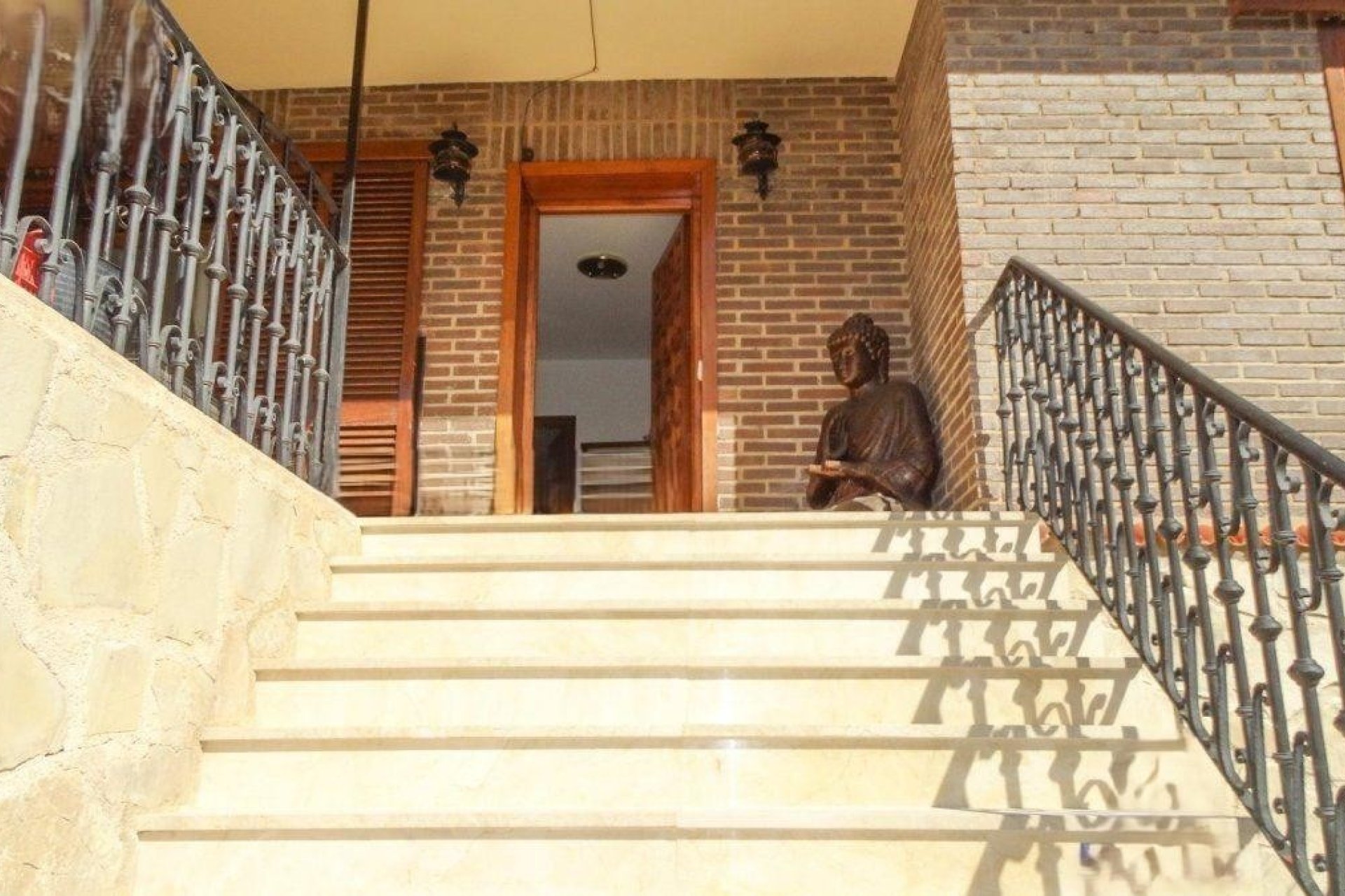 Luxe villa met privézwembad en tuin in Benidorm, dichtbij het strand