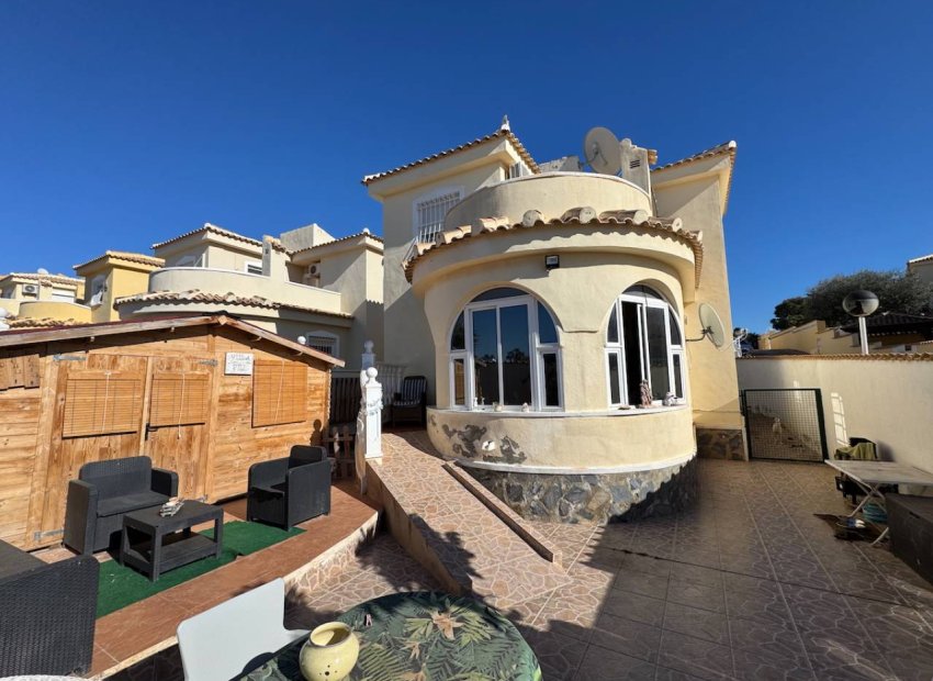 Luxe villa met privézwembad en tuin in Ciudad Quesada, nabij golfbanen