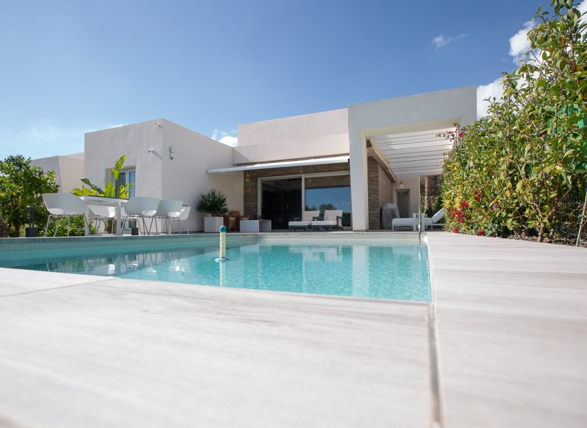 Luxe villa met privézwembad en tuin nabij La Finca Golf, Algorfa, Costa Blanca