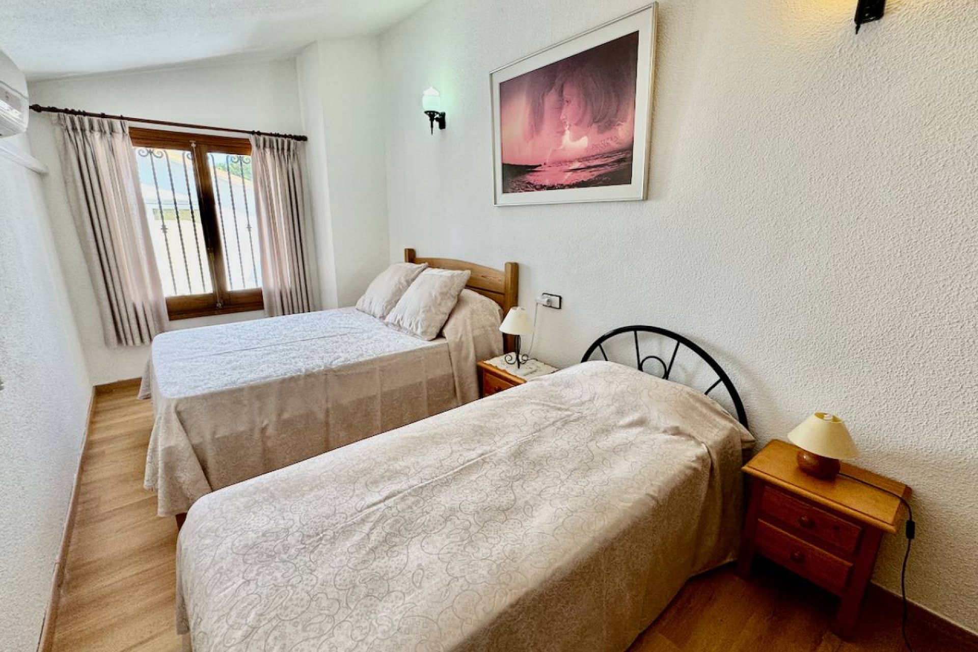 Luxe villa met privézwembad, tennisbaan en panoramisch uitzicht in Castalla