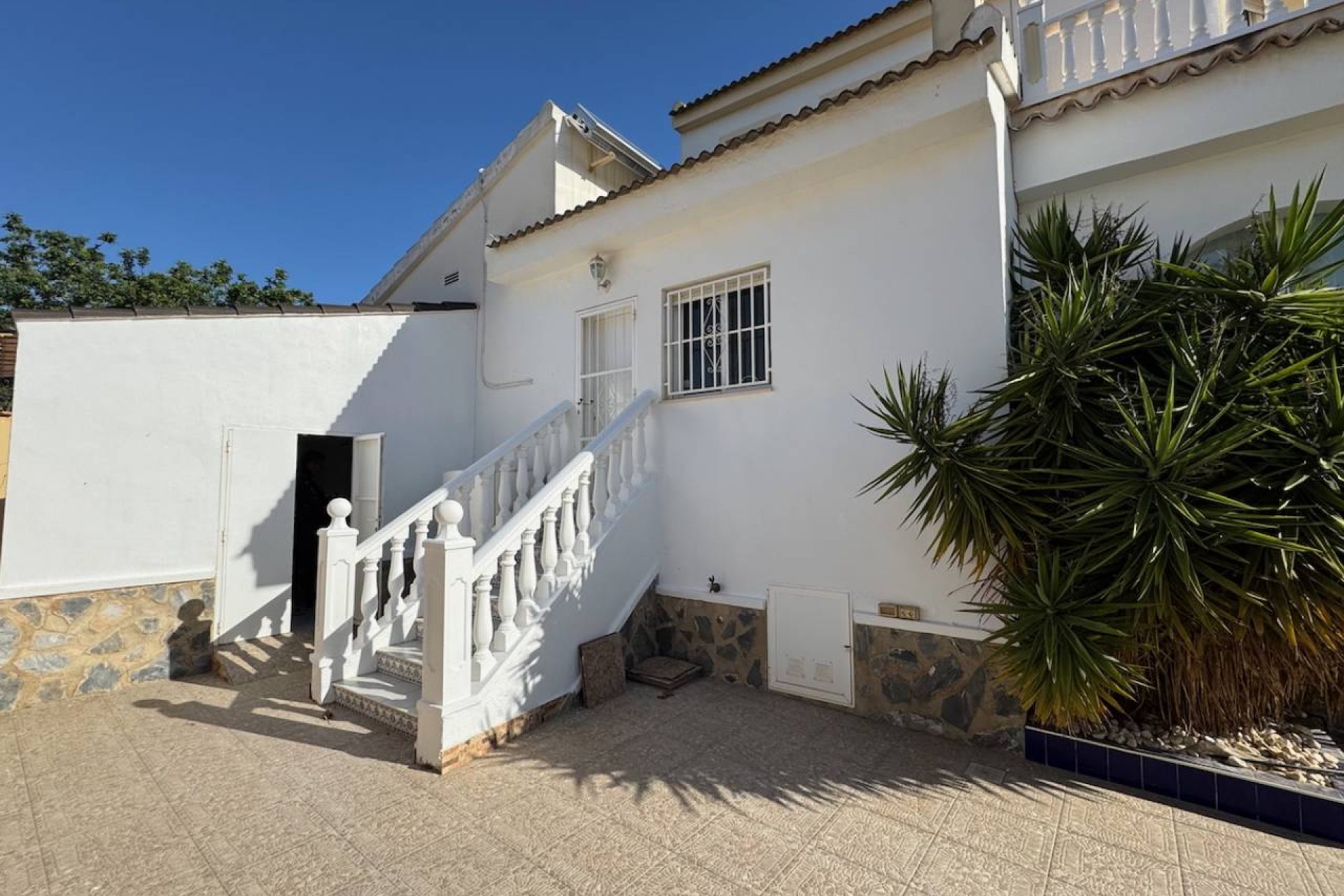 Luxe villa met privézwembad, zeezicht en zonnepanelen in Ciudad Quesada