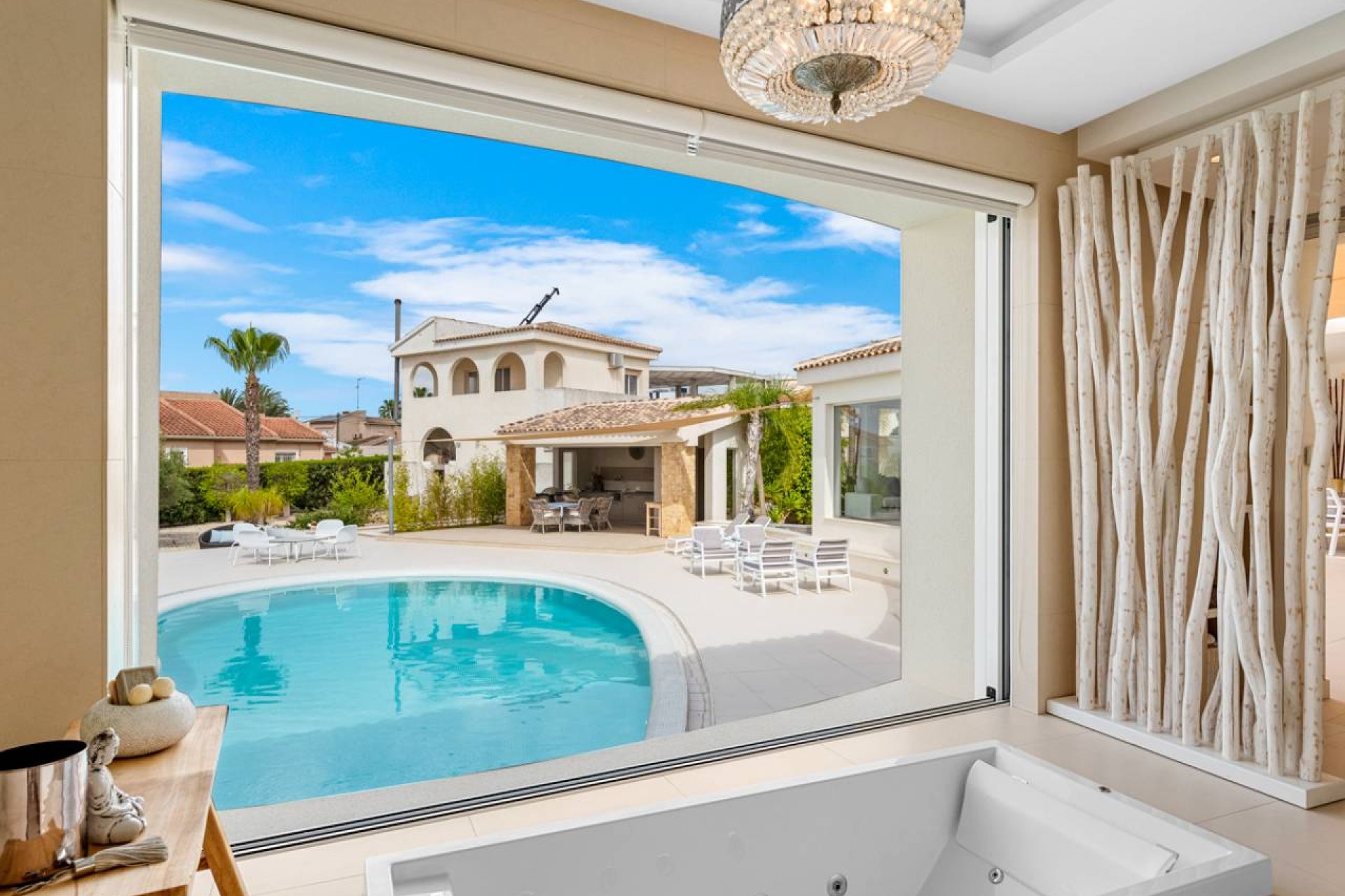 Luxe villa met zeezicht, 5 slaapkamers en groot perceel in Ciudad Quesada