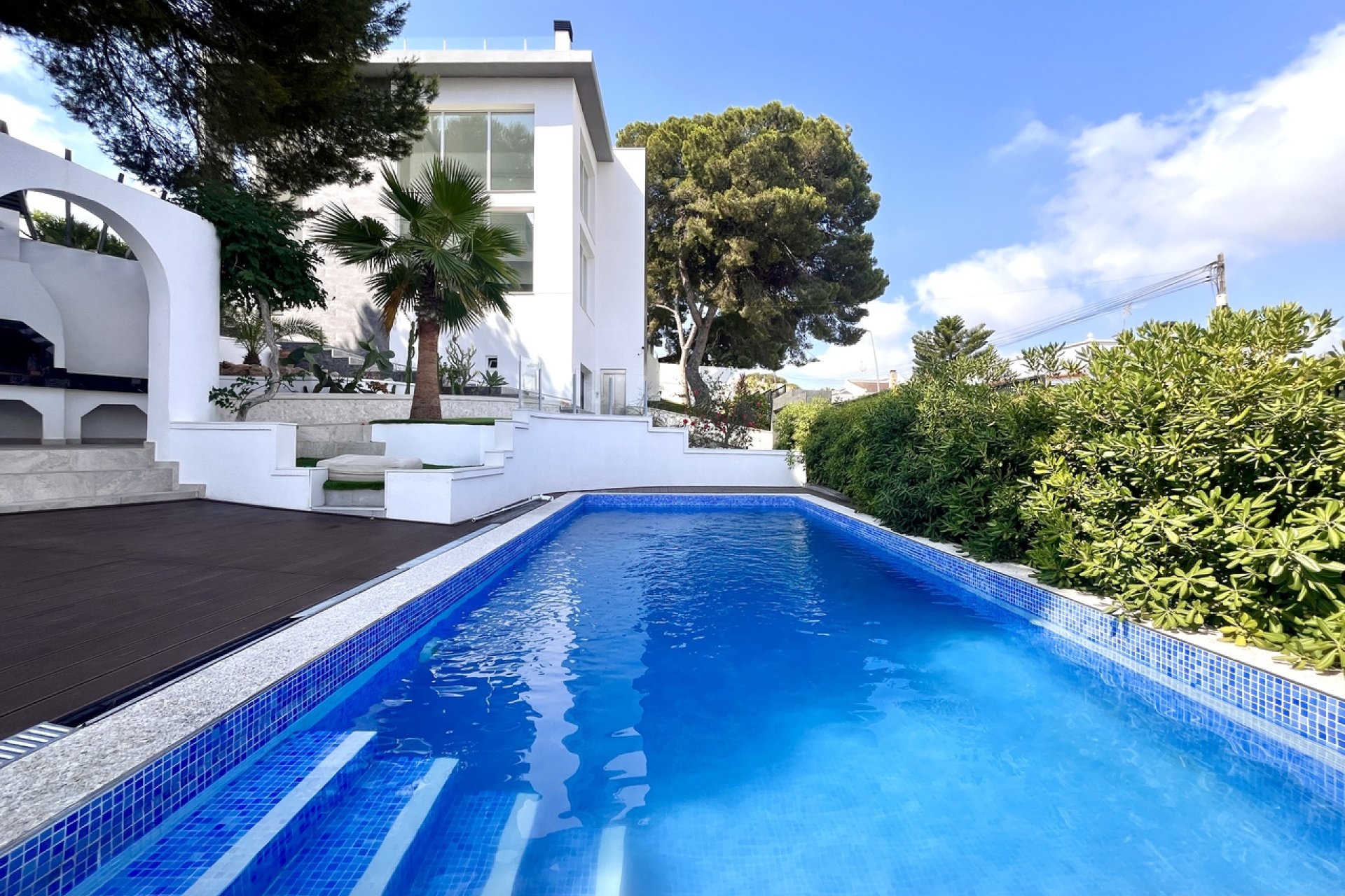 Luxe villa met zeezicht en privézwembad in Torrevieja
