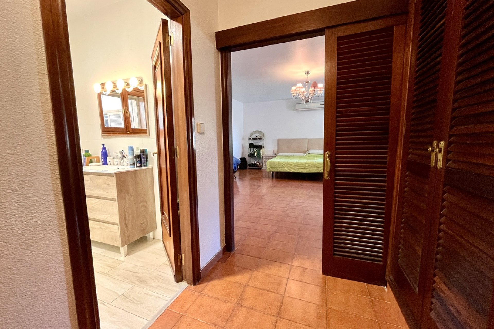 Luxe villa met zeezicht, privézwembad en grote tuin in La Nucía, Costa Blanca